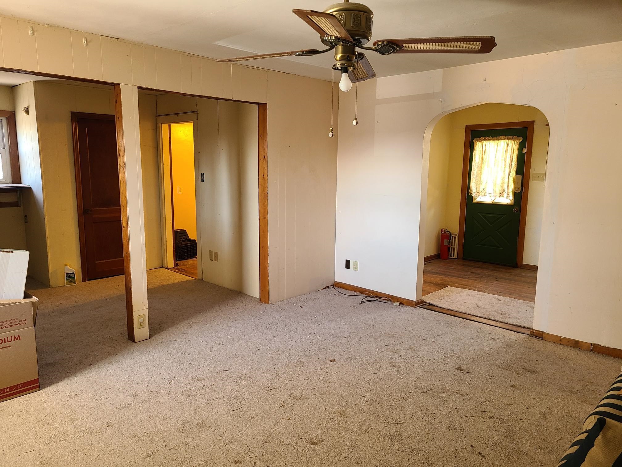 422 W Main St Property Photo 9