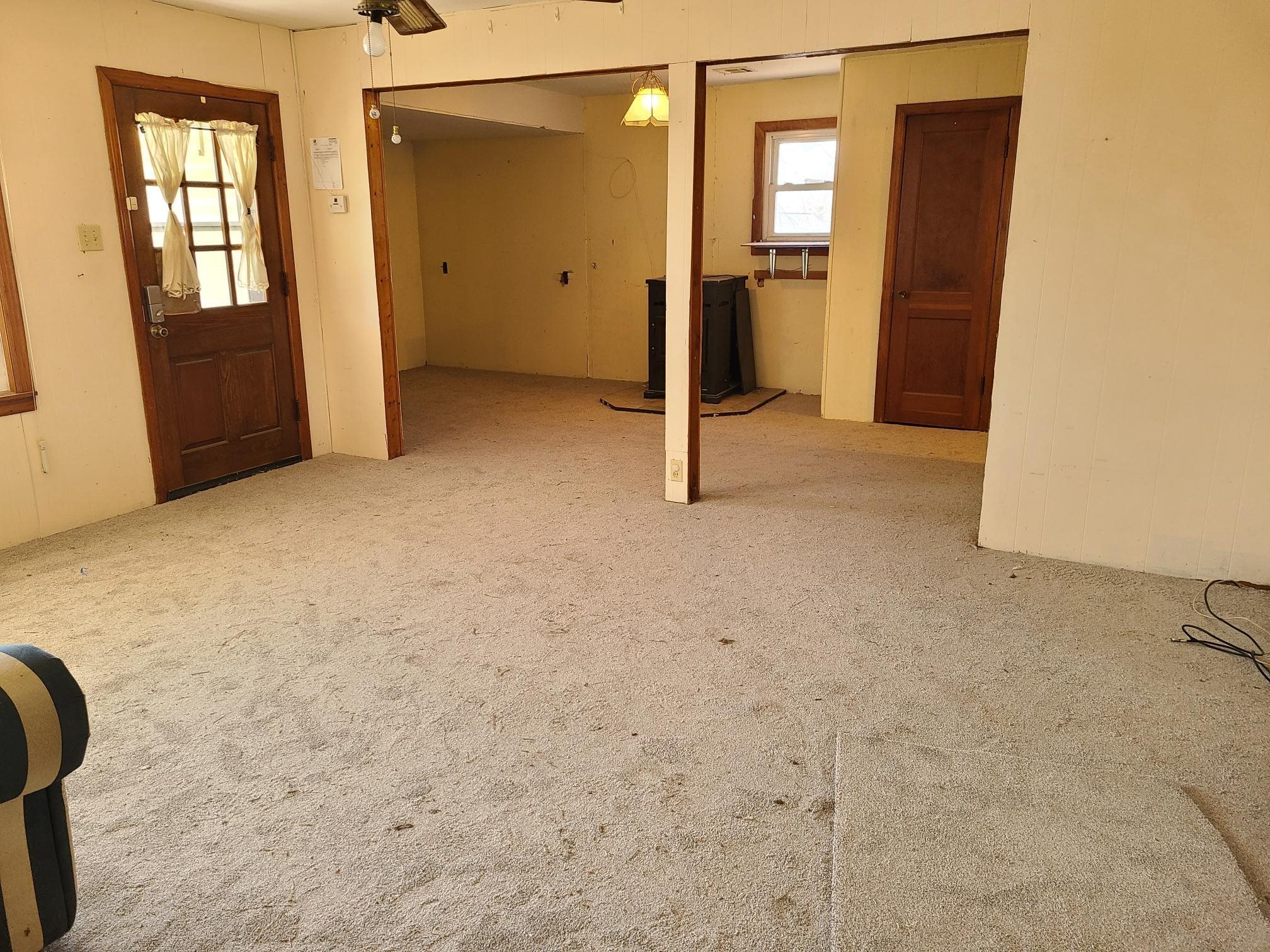 422 W Main St Property Photo 11
