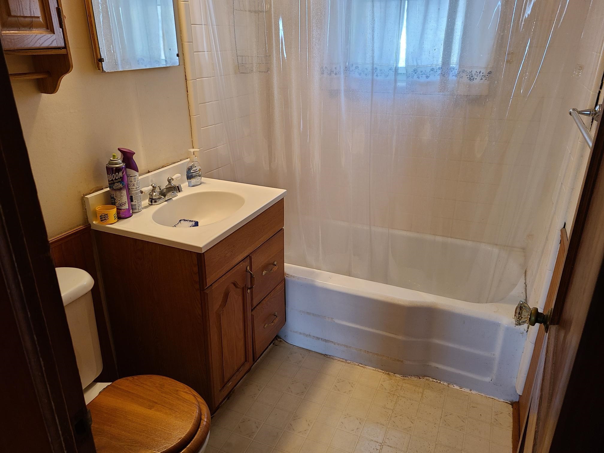 422 W Main St Property Photo 13