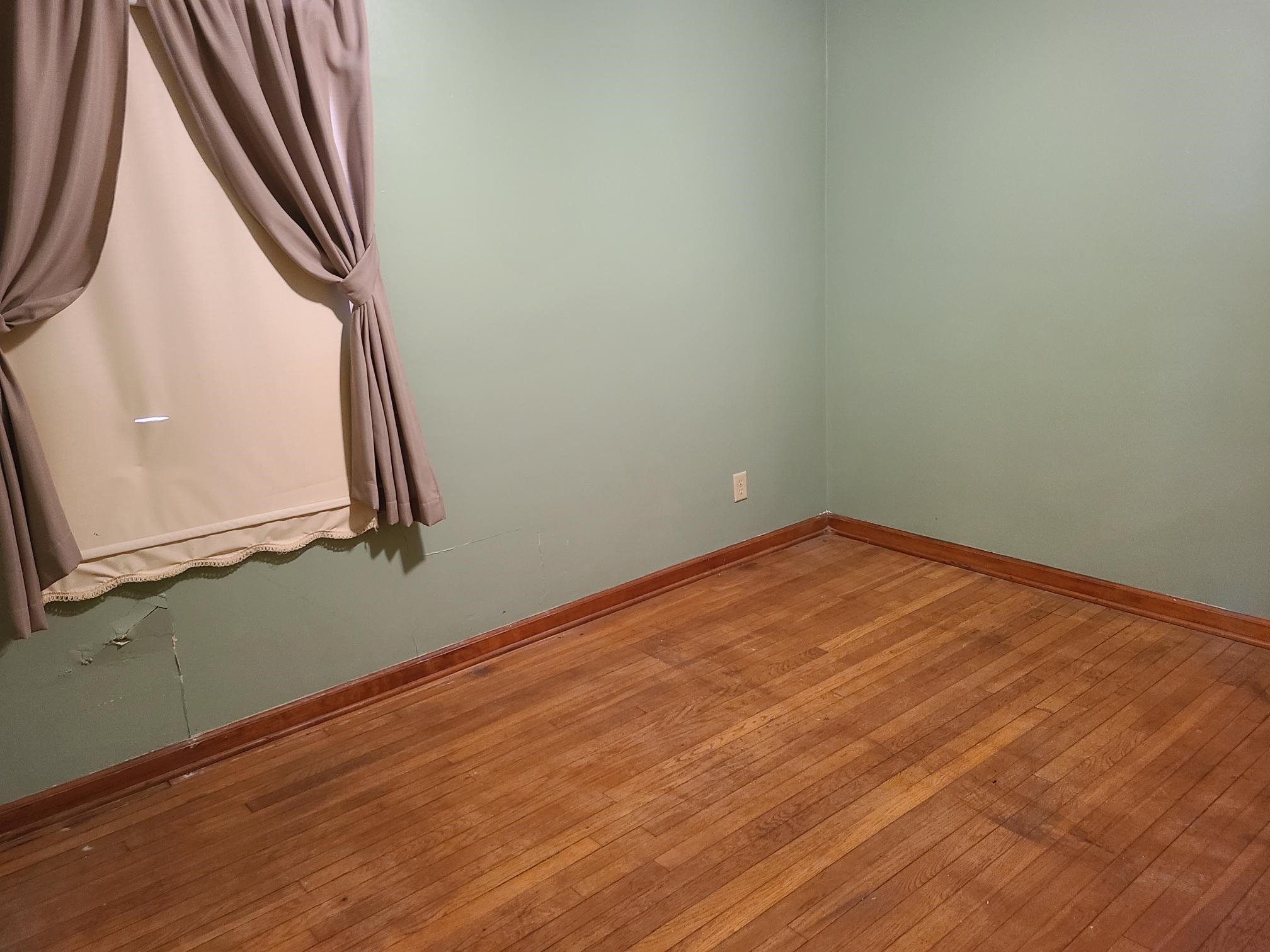 422 W Main St Property Photo 14