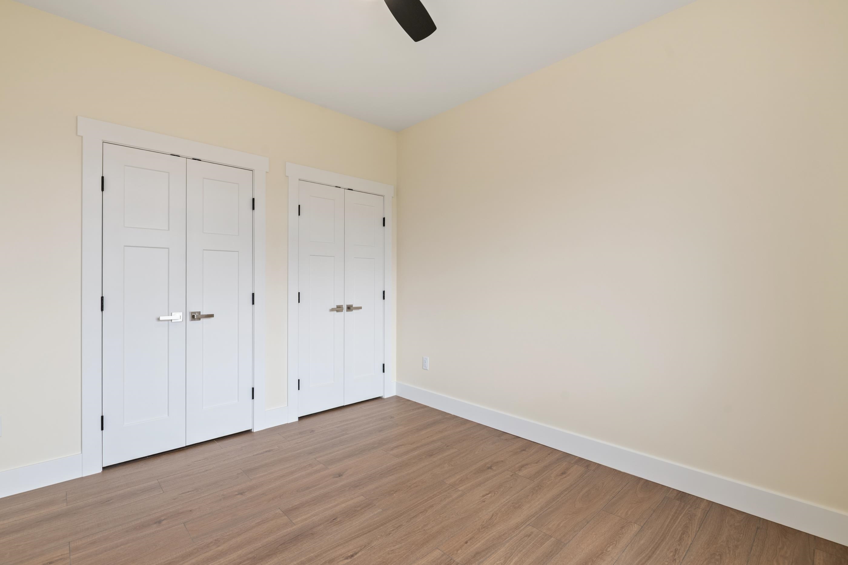 1217 E Park Glen Ct Property Photo 21