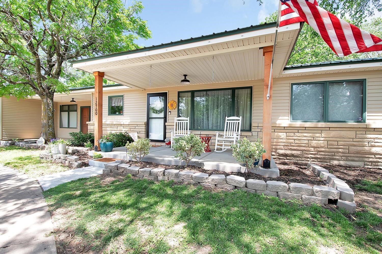 12700 W Macarthur Rd Property Photo 1
