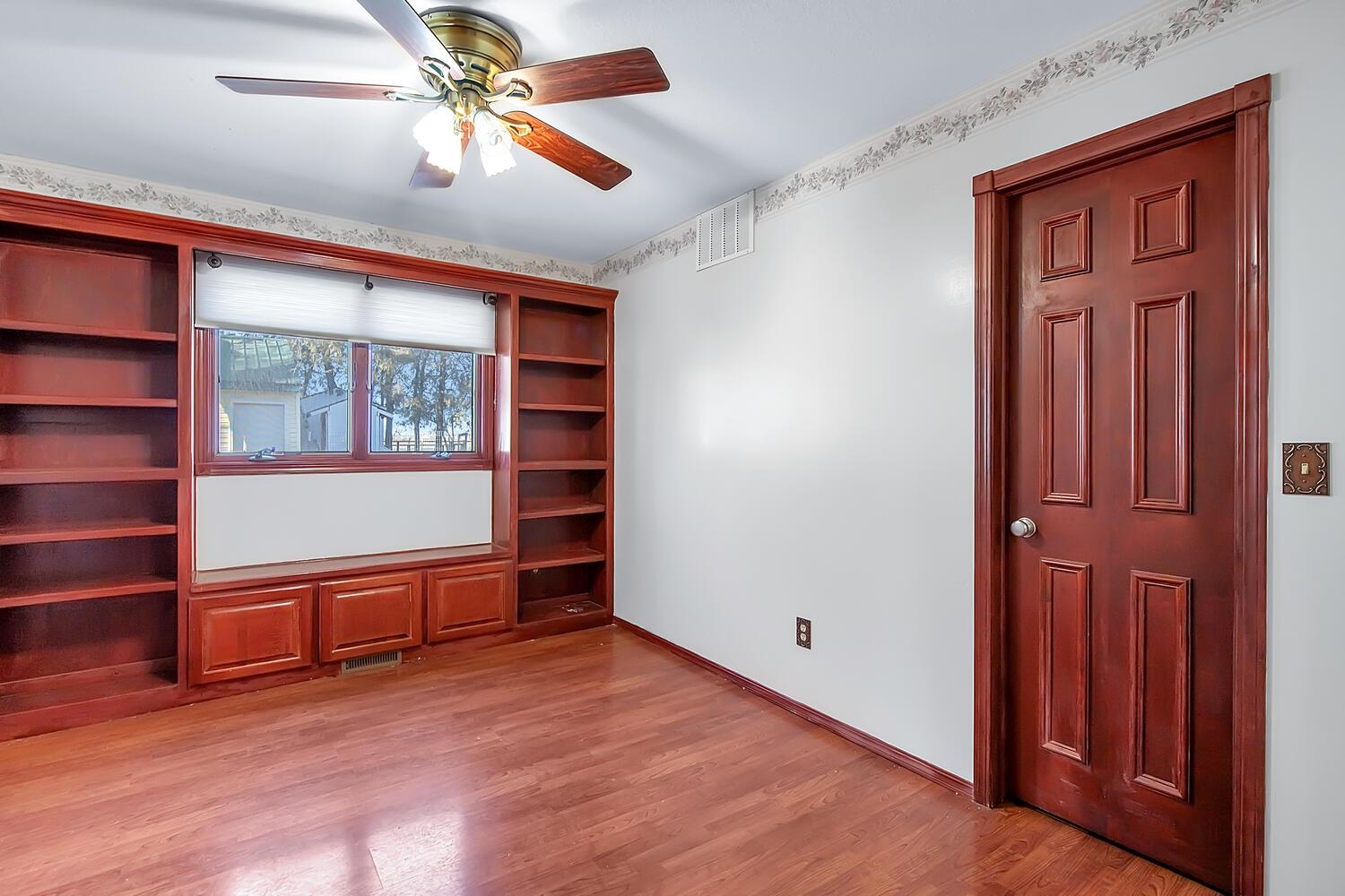 12700 W Macarthur Rd Property Photo 22