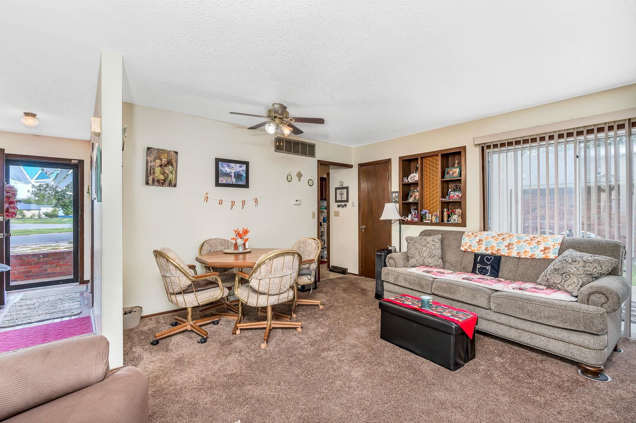 641-643 N Country Acres Property Photo 6