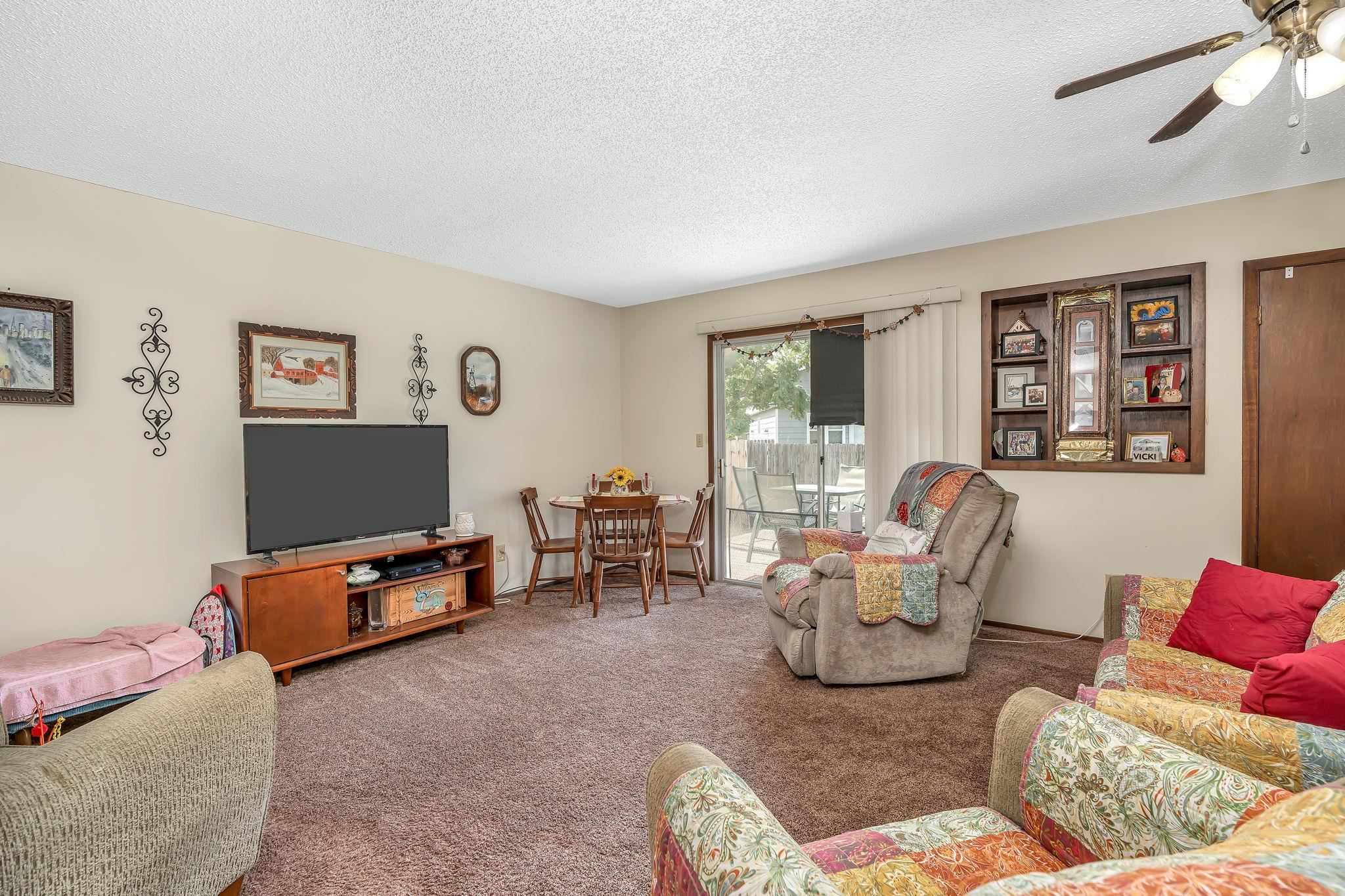 641-643 N Country Acres Property Photo 20
