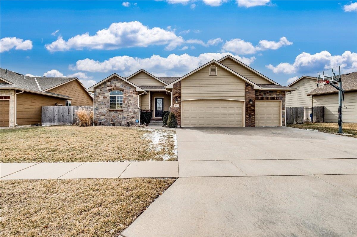 2713 E Mason Ridge Dr Property Photo