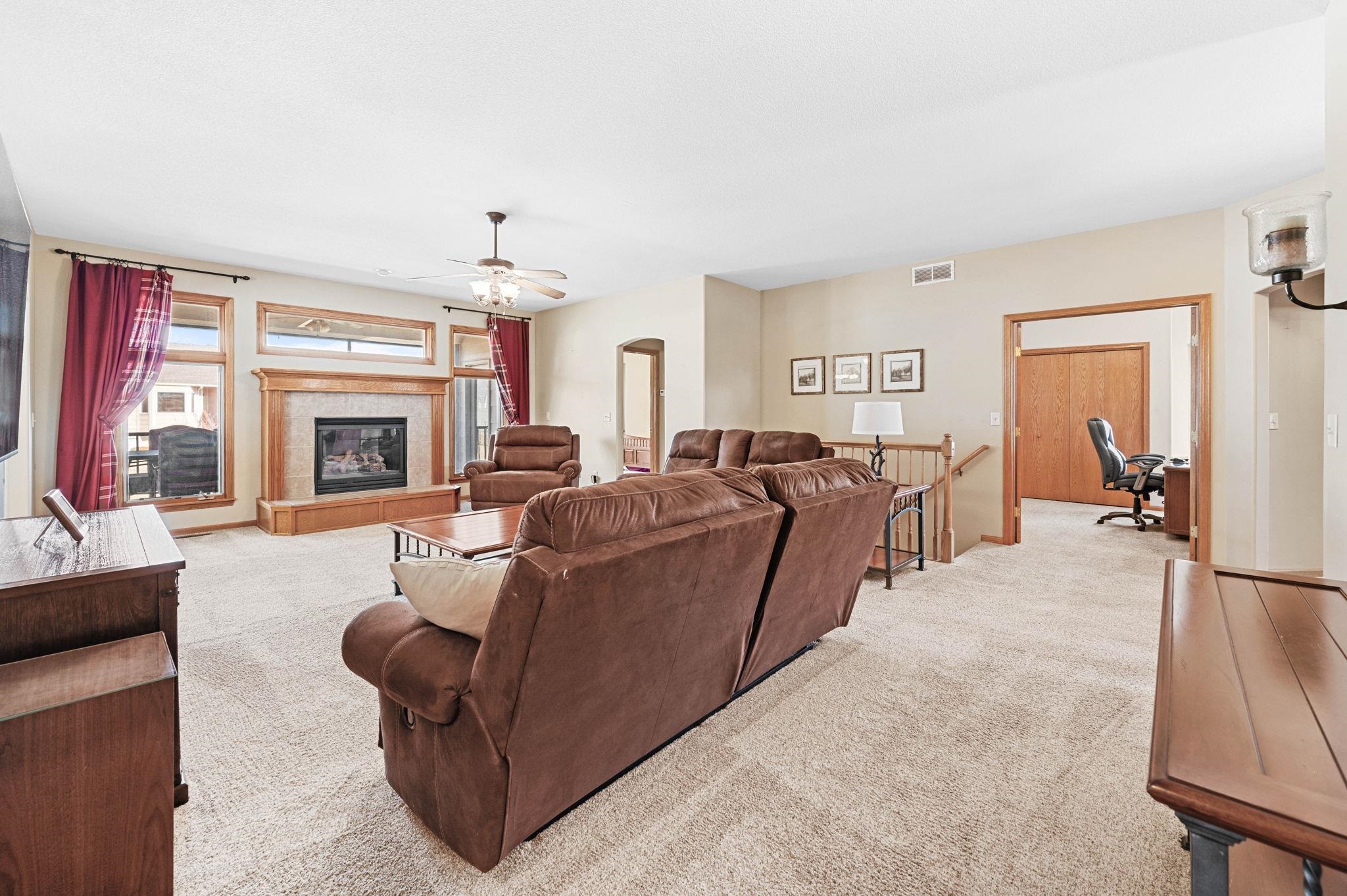 7540 E Castle Pines St Property Photo 5