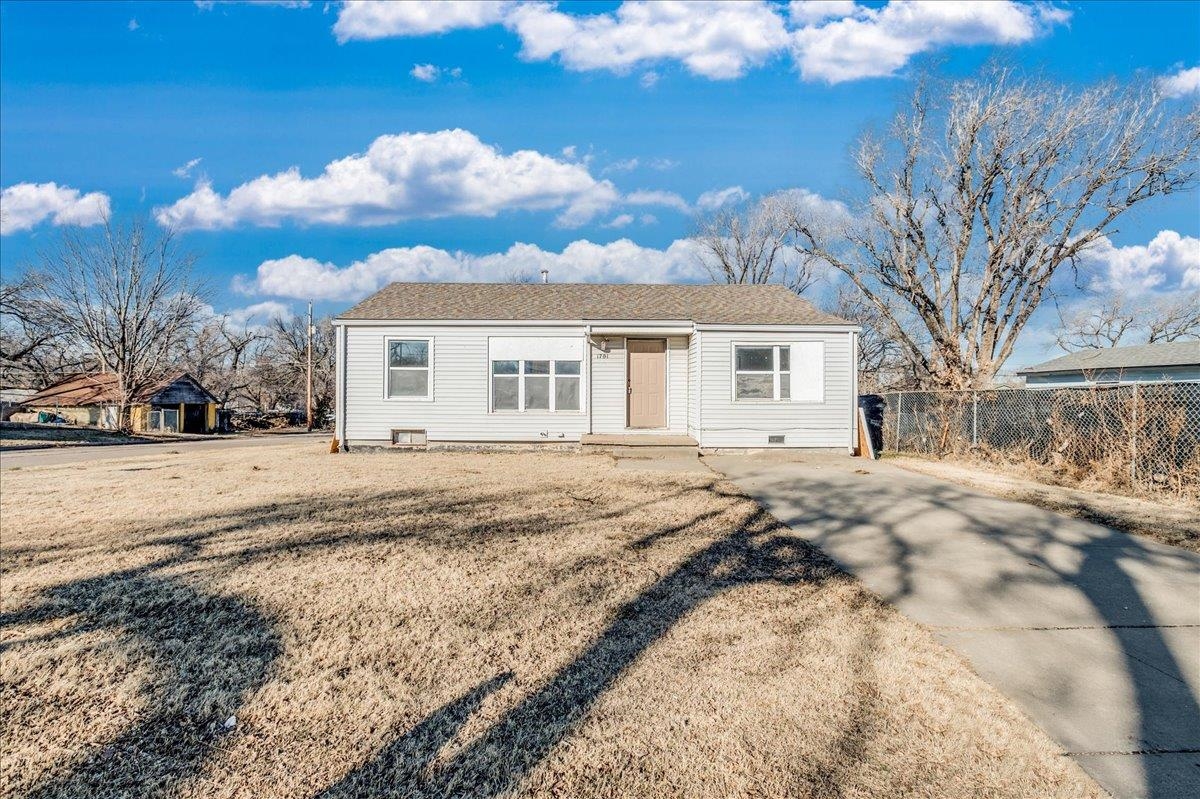 1701 N Estelle Property Photo