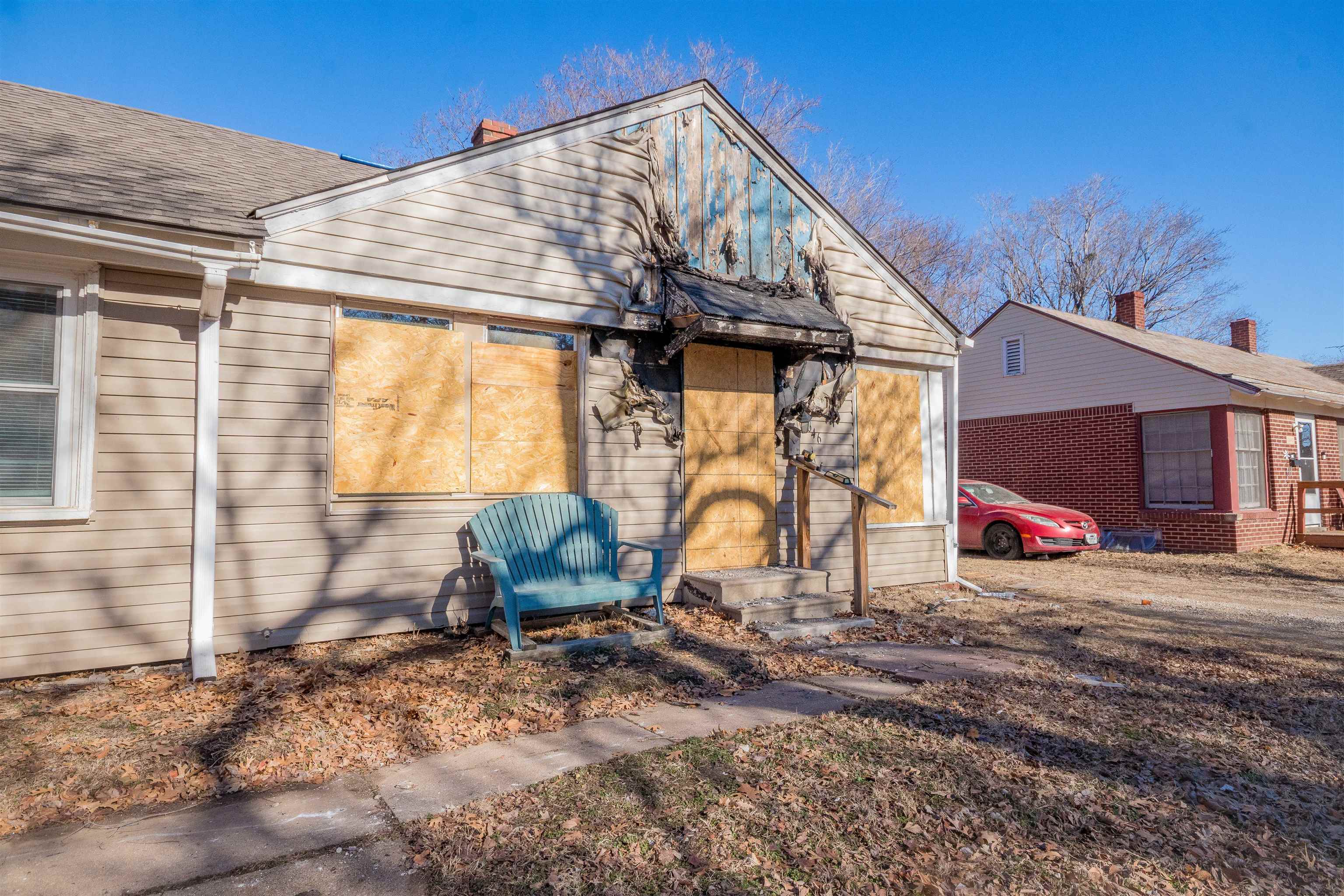 2644-2646 E Grail St Property Photo 4
