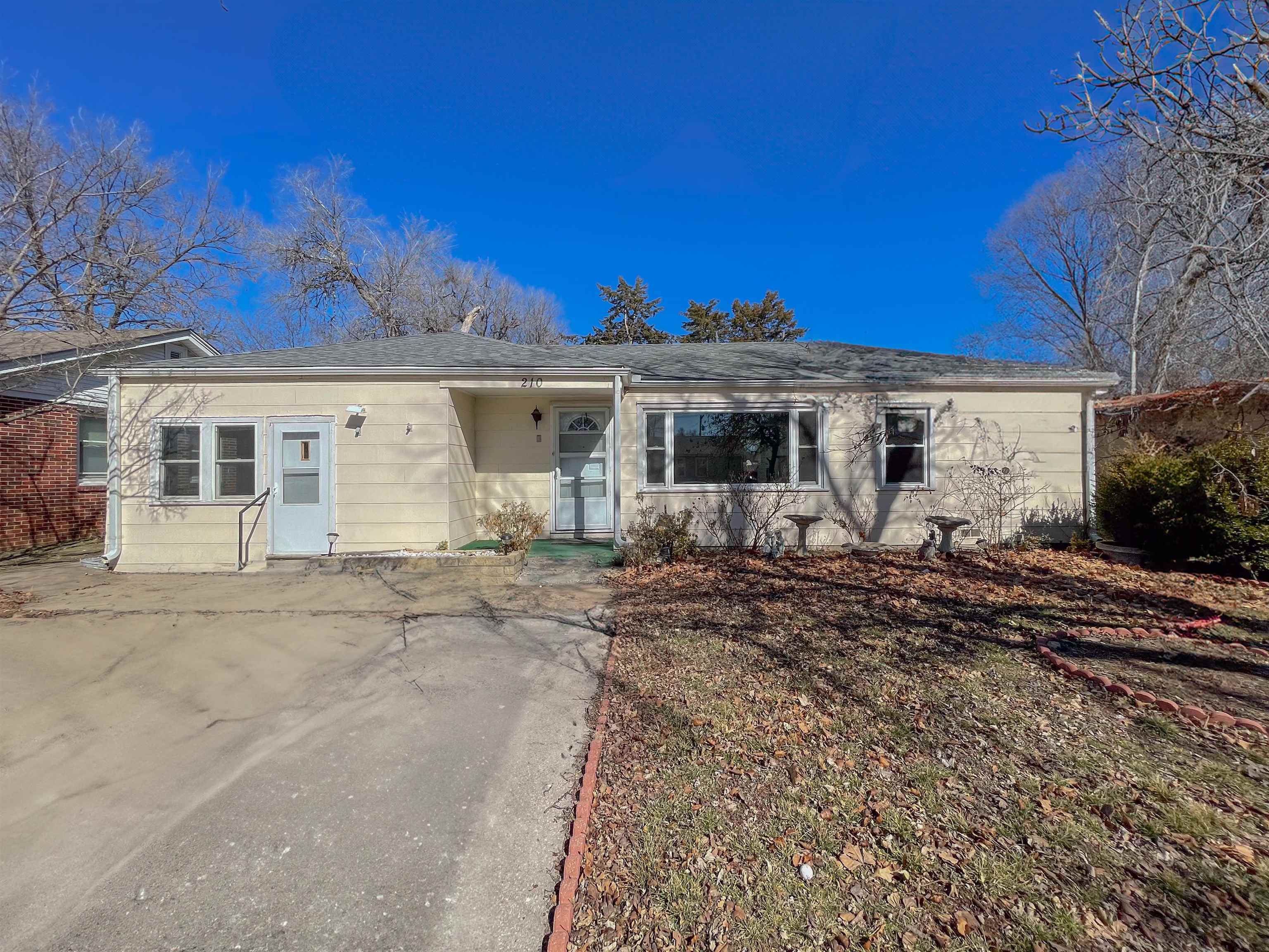 210 Stanley Dr Property Photo
