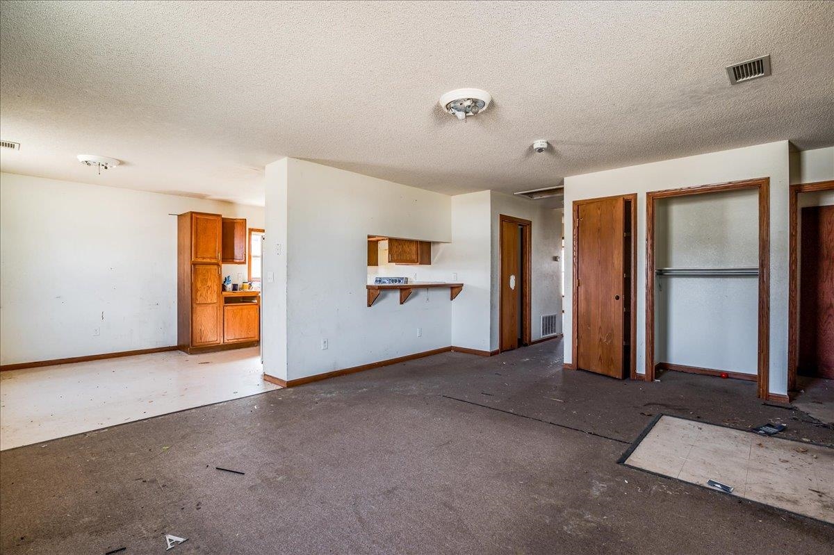 2511 N Chautauqua Ave Property Photo 2