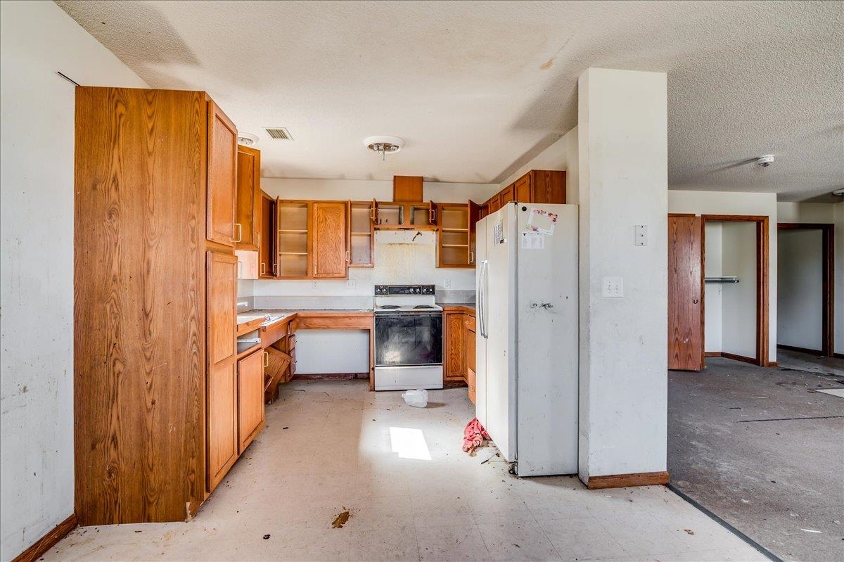 2511 N Chautauqua Ave Property Photo 4