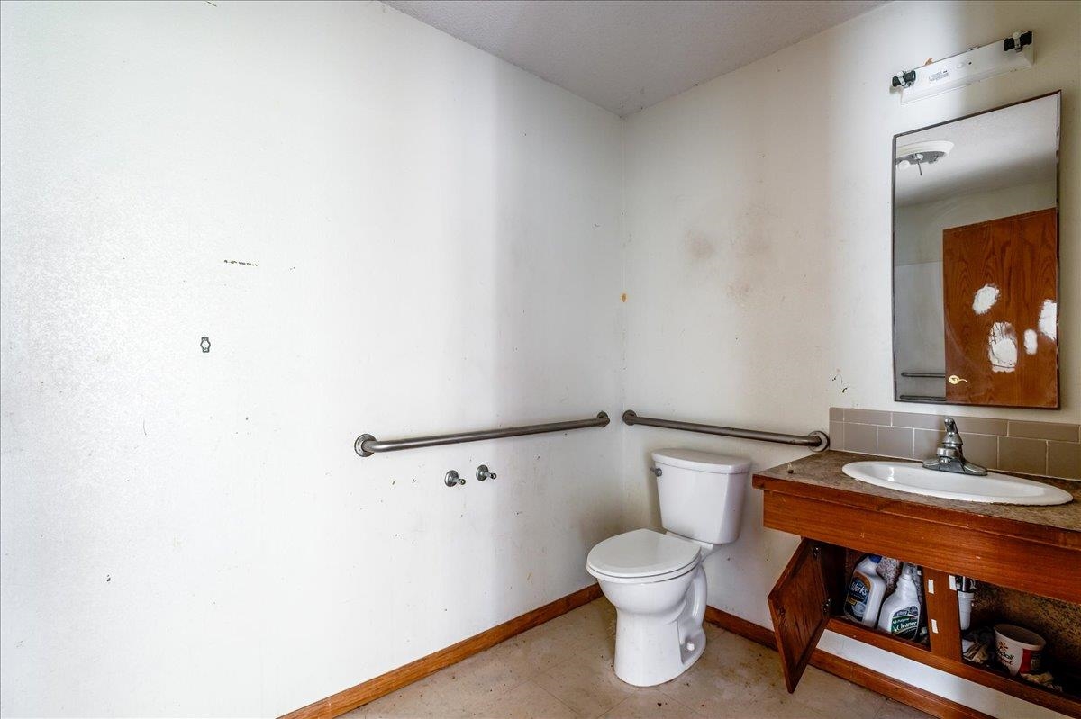 2511 N Chautauqua Ave Property Photo 6