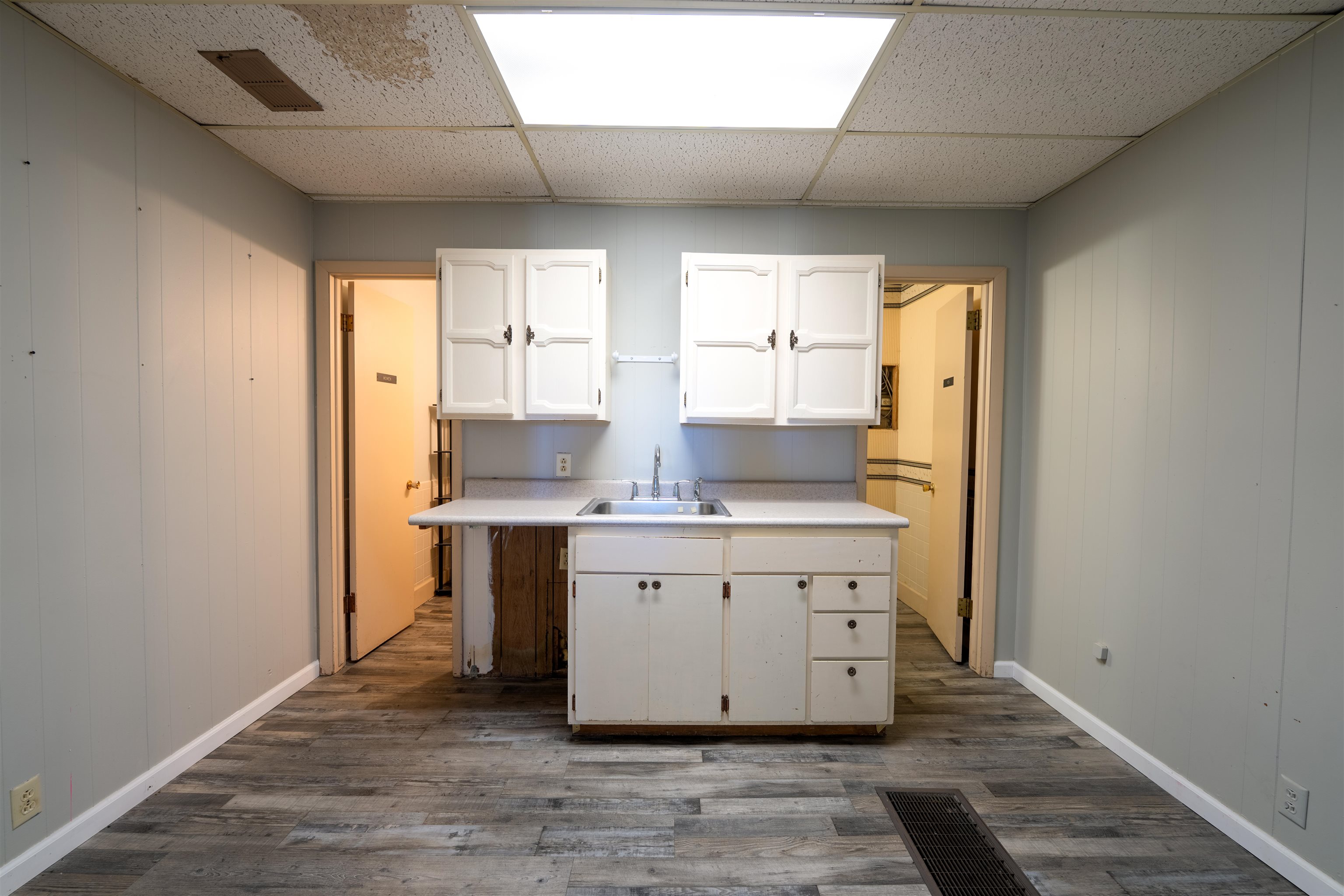 2103 S Ohio St Property Photo 9