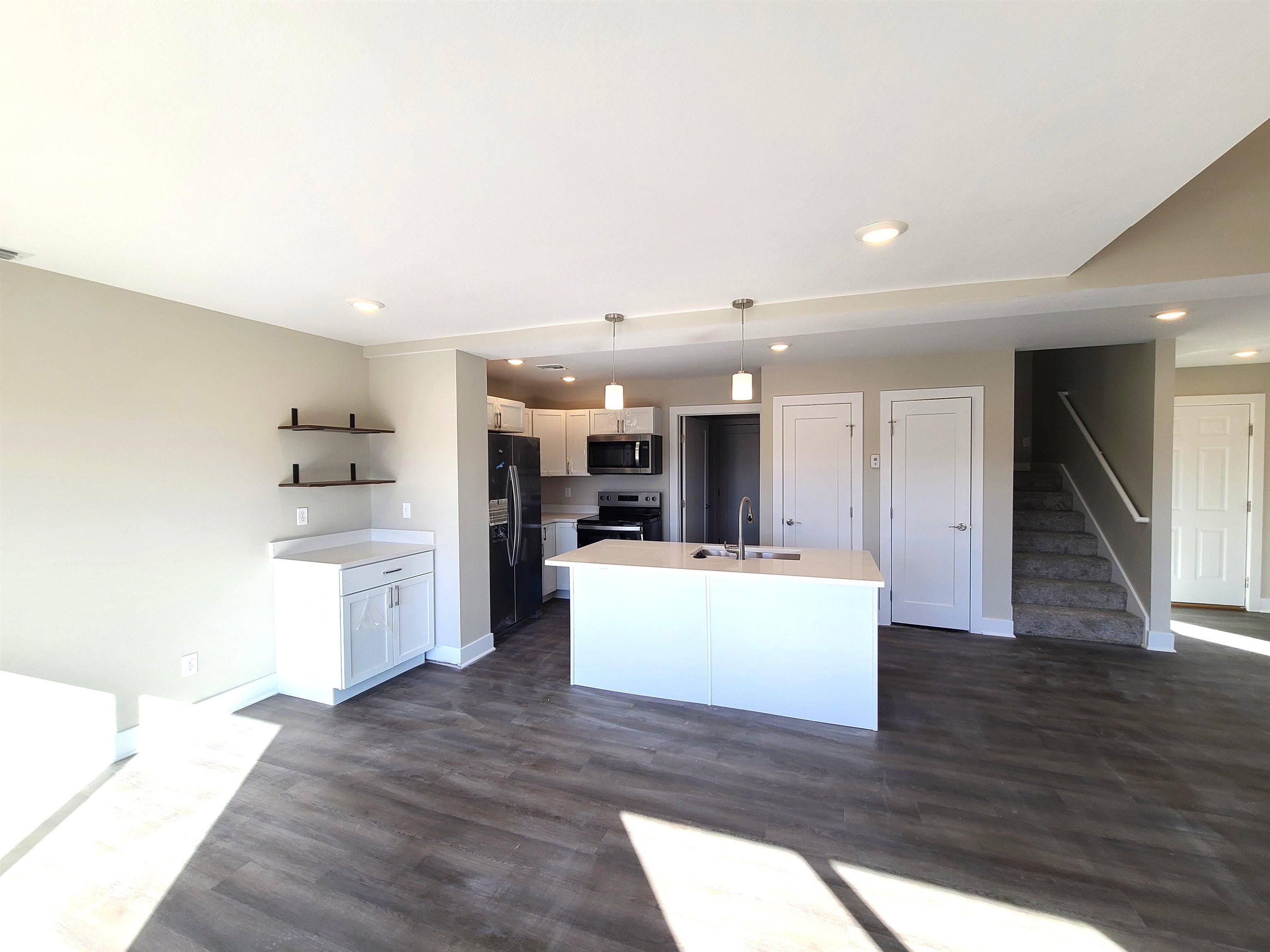 2744 Tim Rogers Ln Property Photo 2