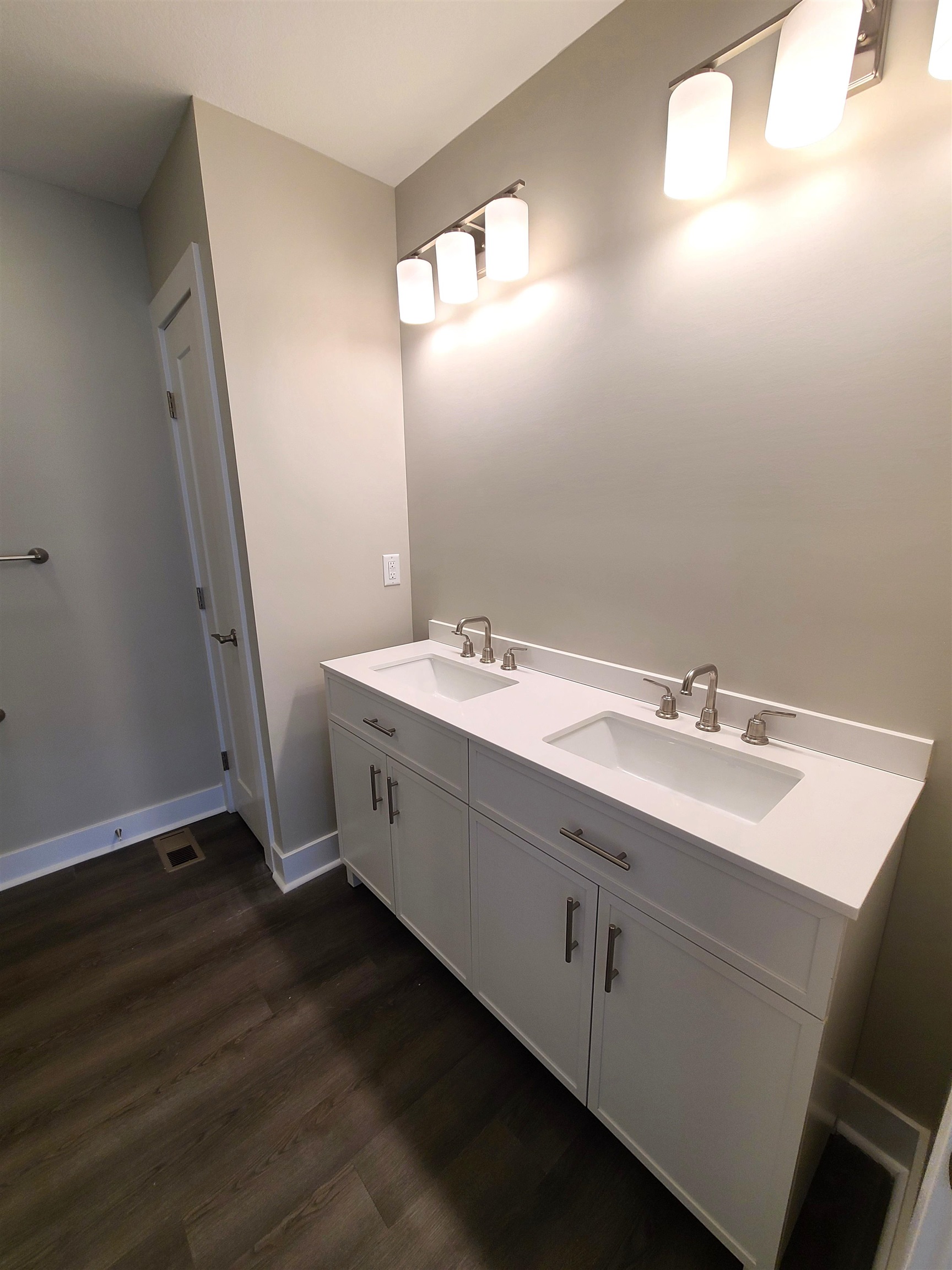 2744 Tim Rogers Ln Property Photo 8