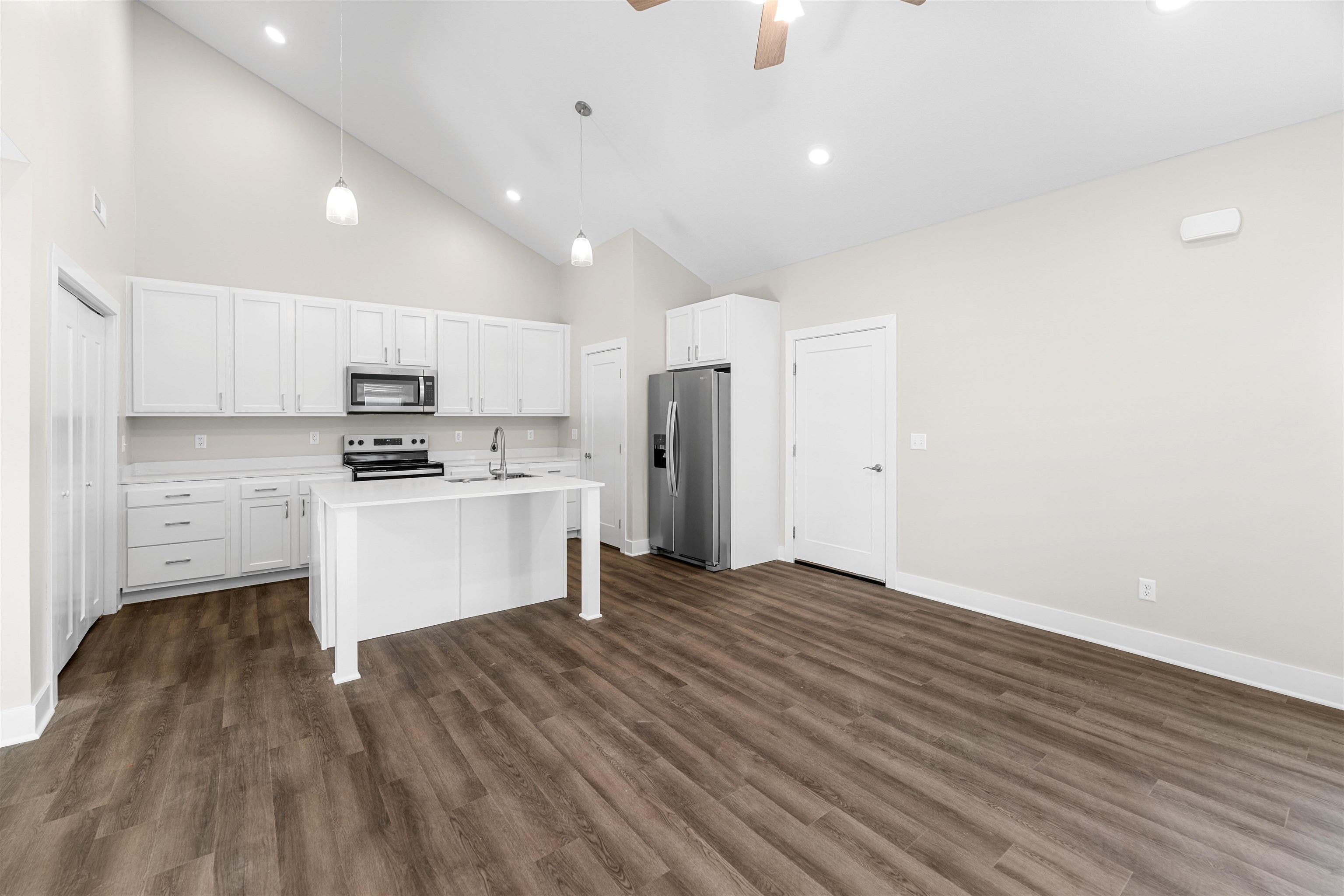 2735 Tim Rogers Ln Property Photo 4