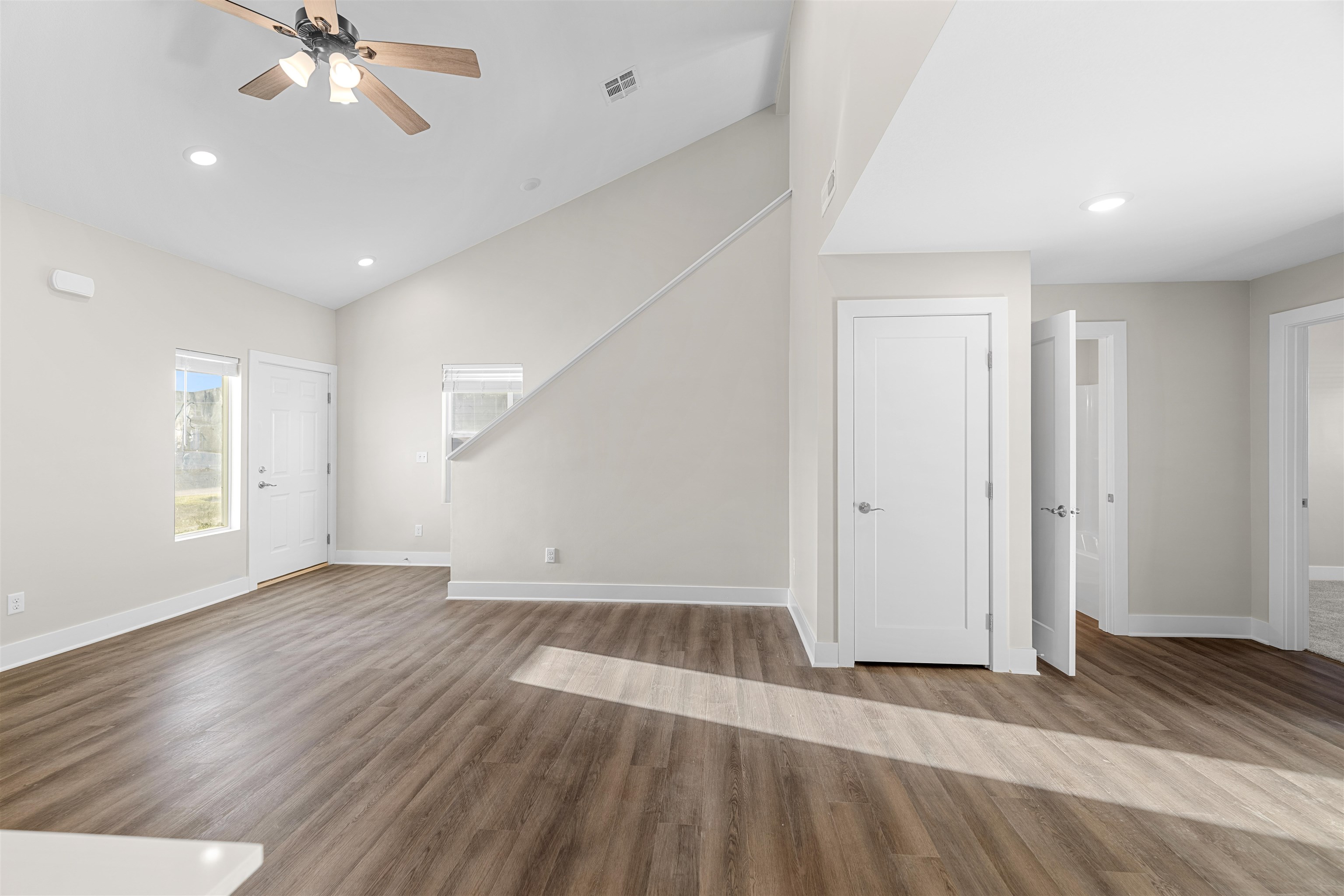 2735 Tim Rogers Ln Property Photo 6