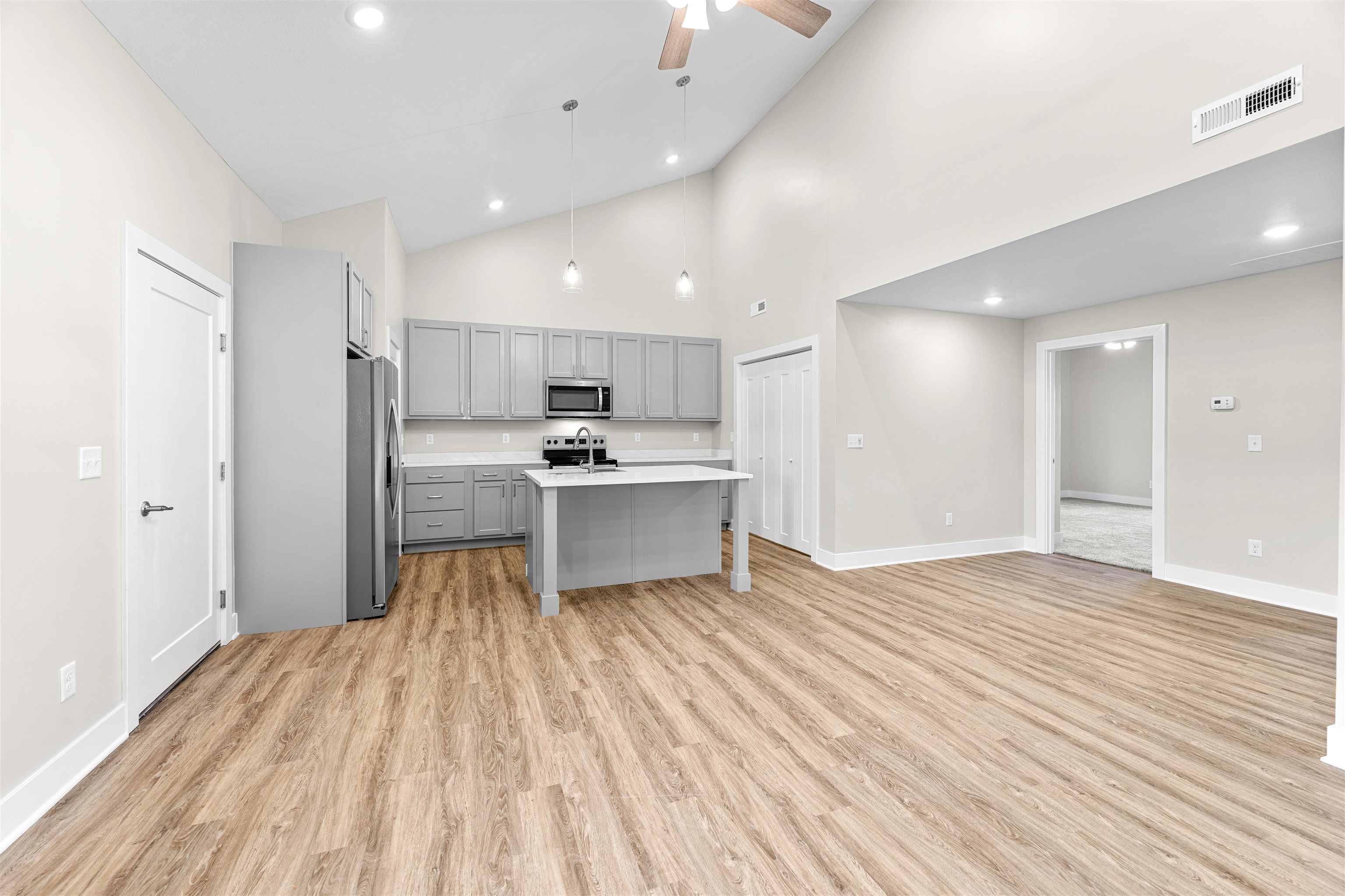 2737 Tim Rogers Ln Property Photo 4