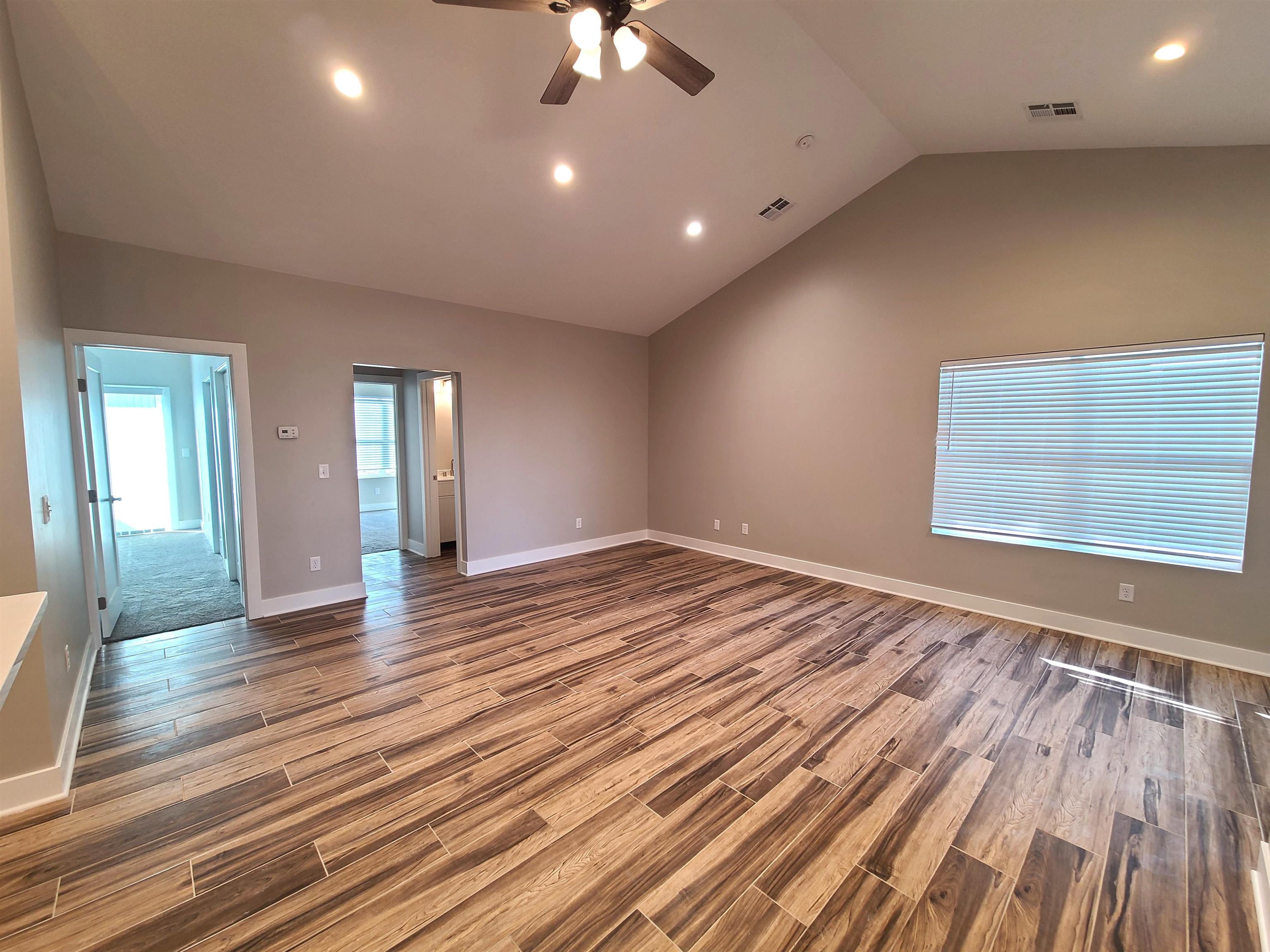 2736 Tim Rogers Ln Property Photo 2