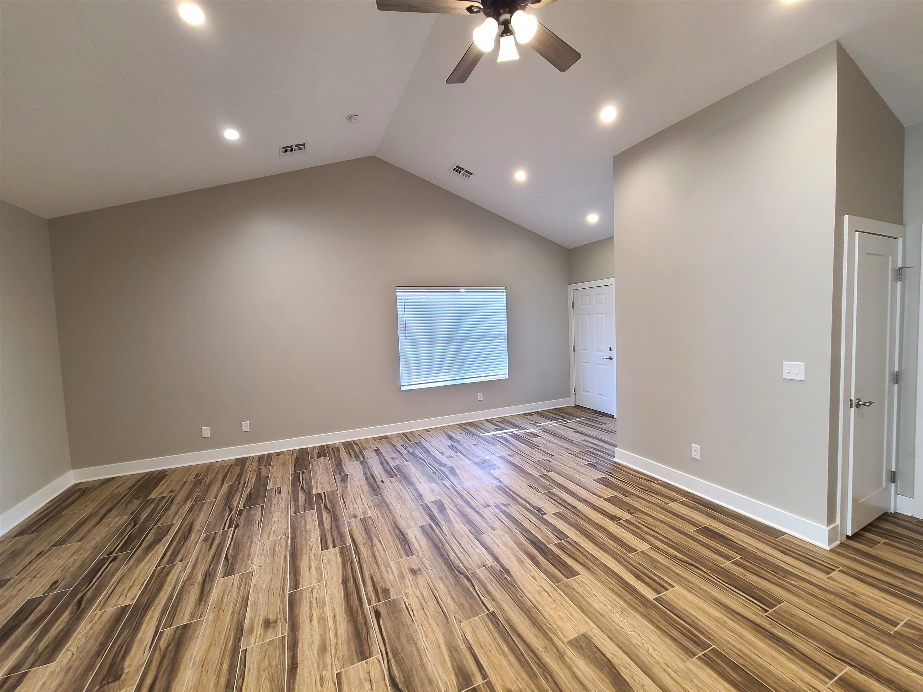 2736 Tim Rogers Ln Property Photo 5