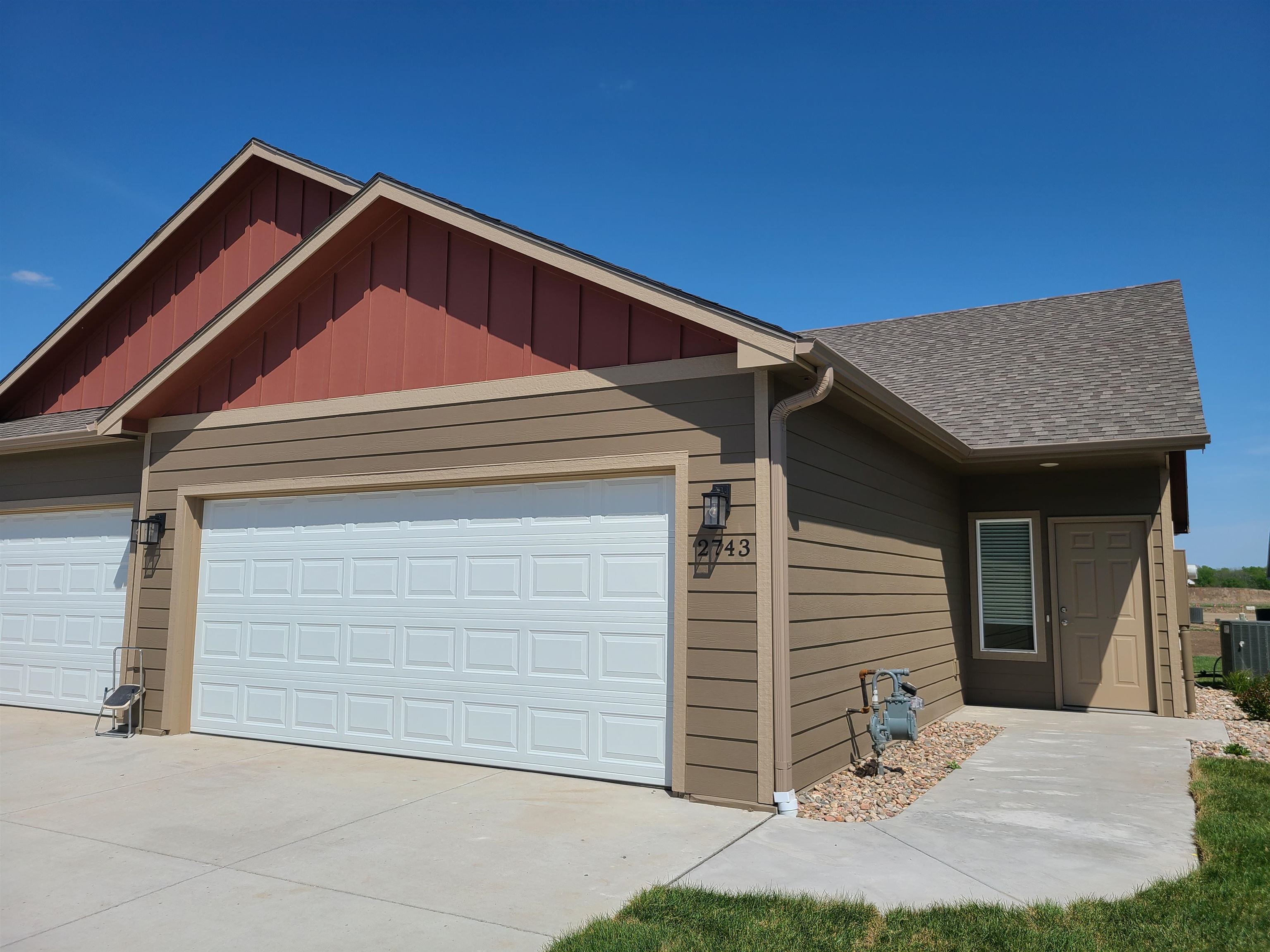 2743 Tim Rogers Ln Property Photo 1