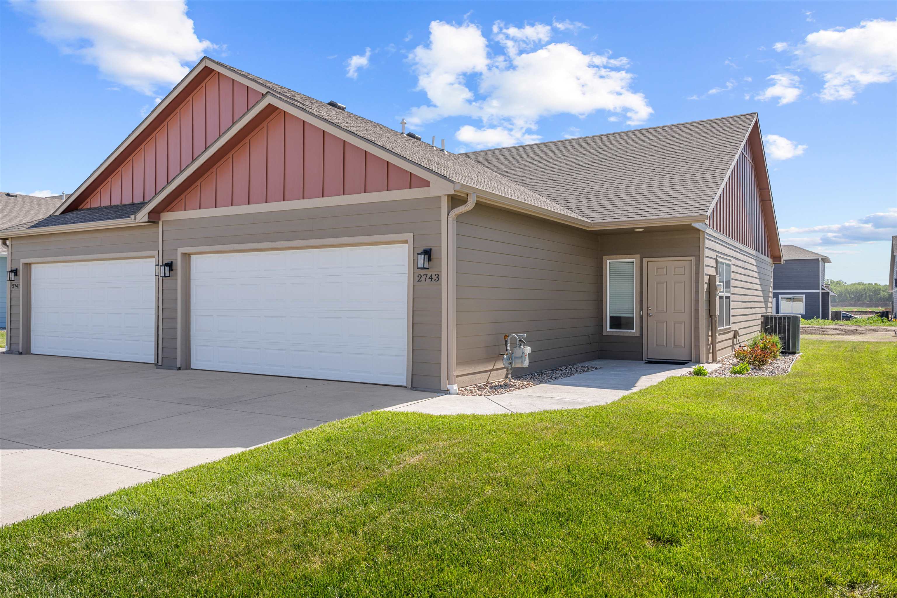 2743 Tim Rogers Ln Property Photo 1