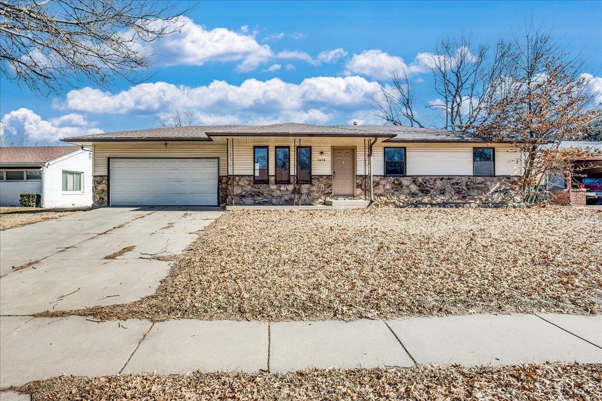 2640 N Gentry Property Photo
