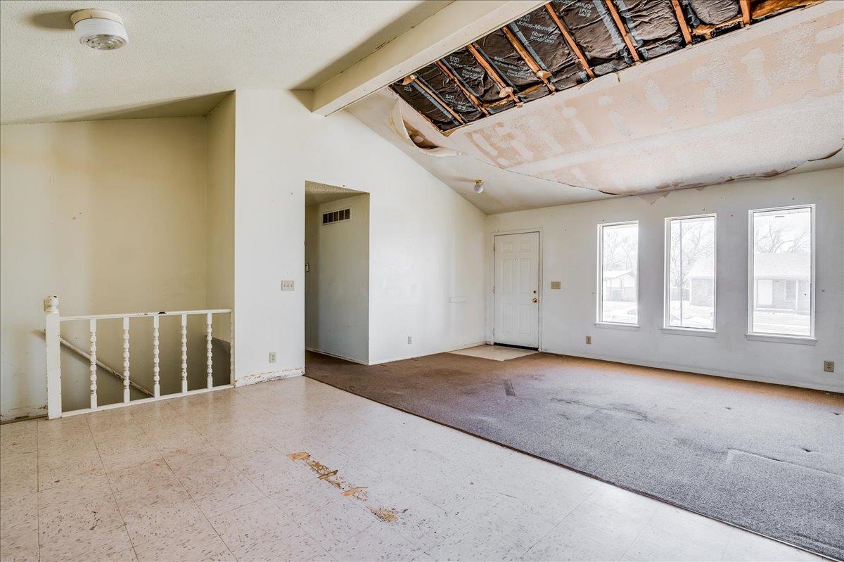 2640 N Gentry Property Photo 2