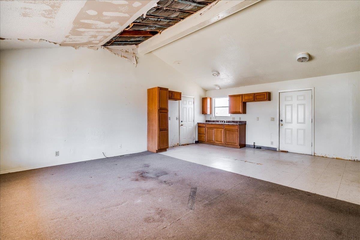 2640 N Gentry Property Photo 3