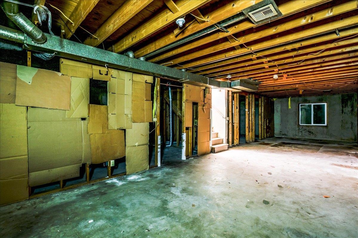 2640 N Gentry Property Photo 9