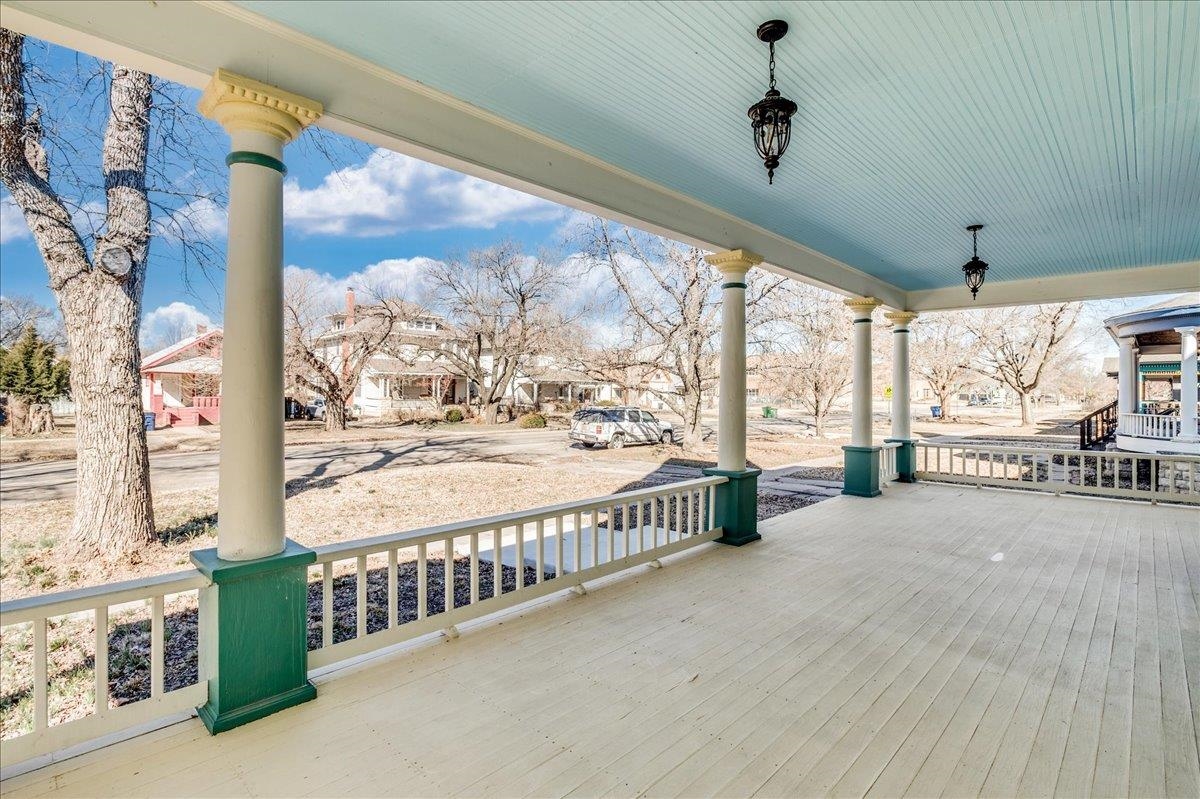 1136 N Market St Property Photo 5