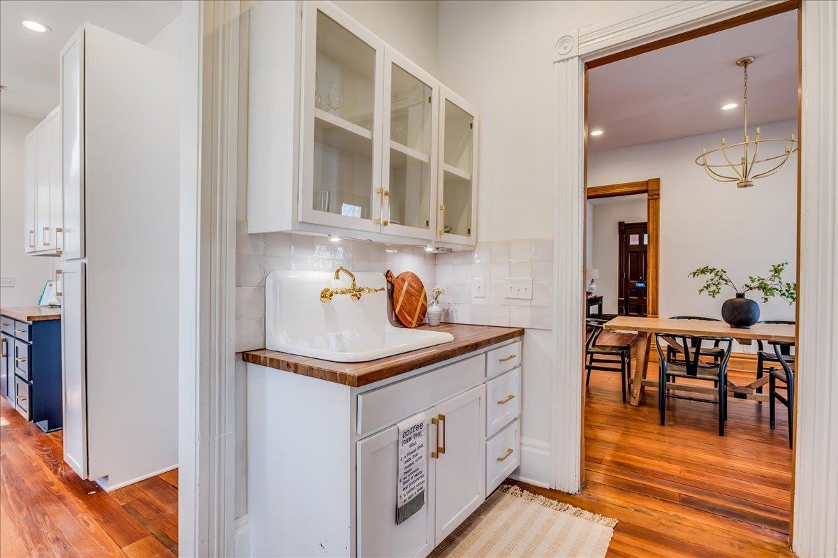 1136 N Market St Property Photo 16