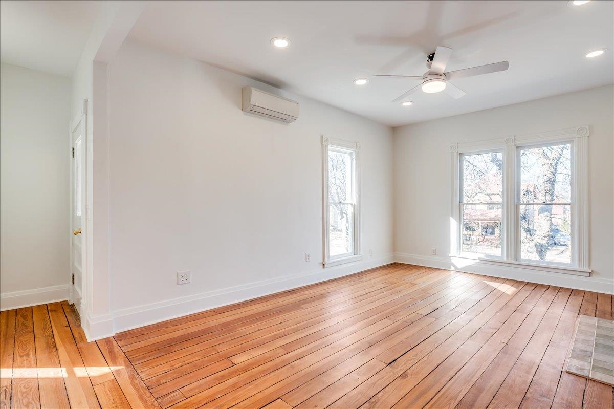 1136 N Market St Property Photo 23