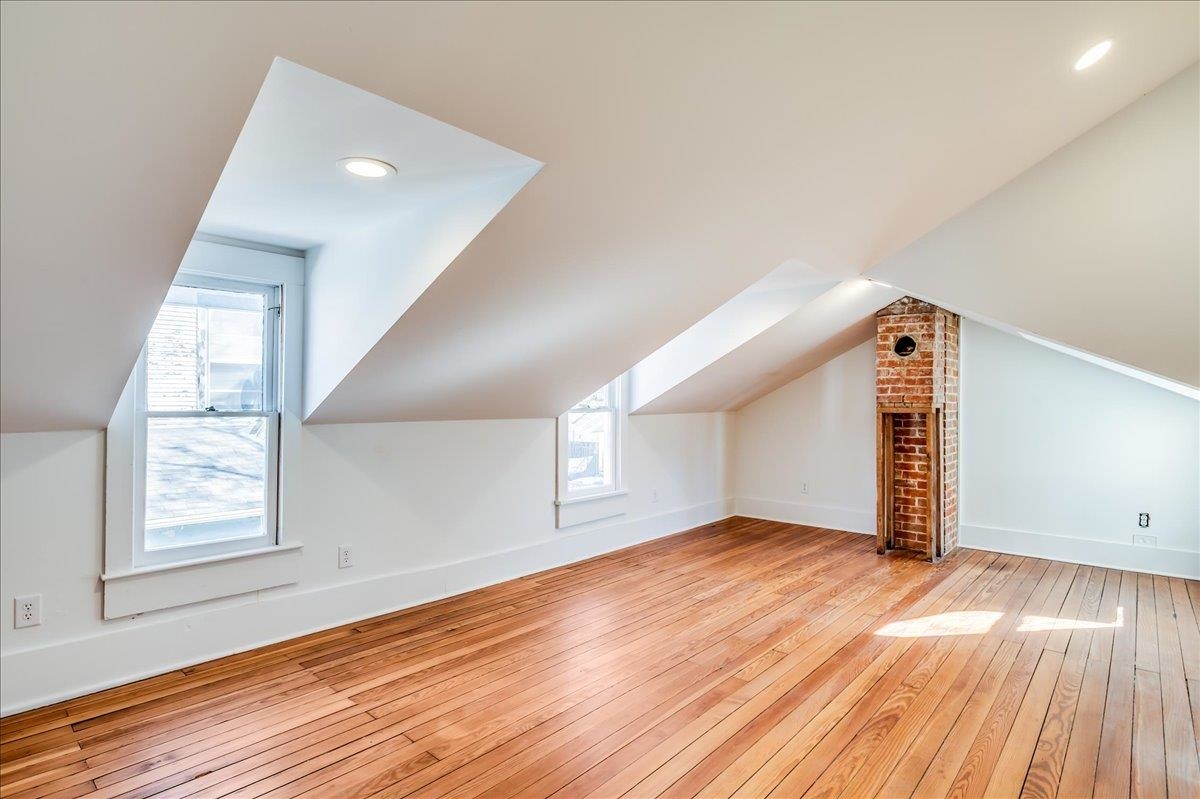 1136 N Market St Property Photo 32