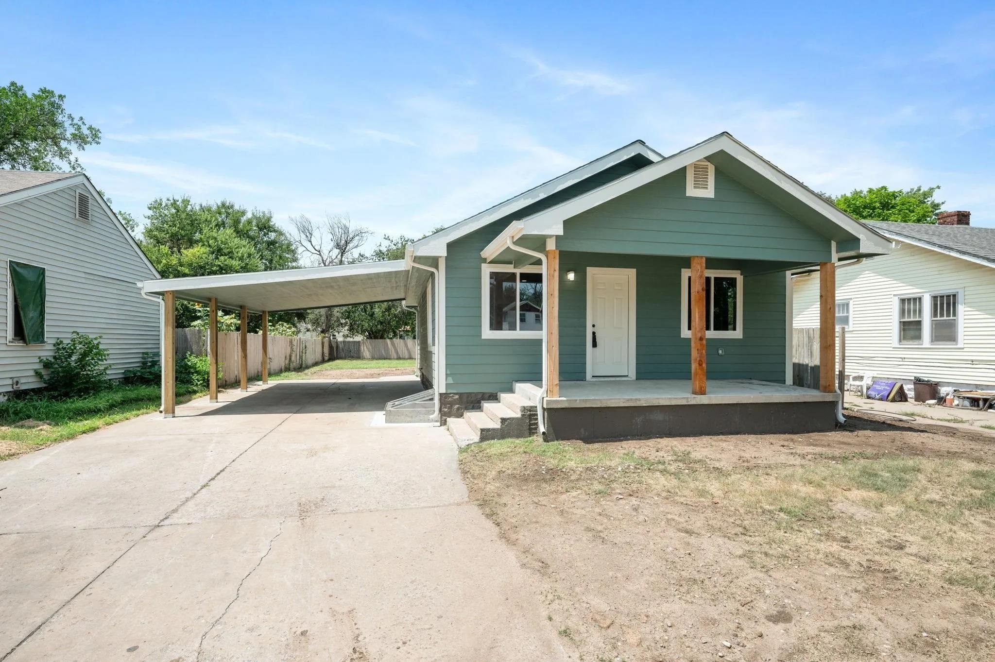 147 N Edwards Ave Property Photo