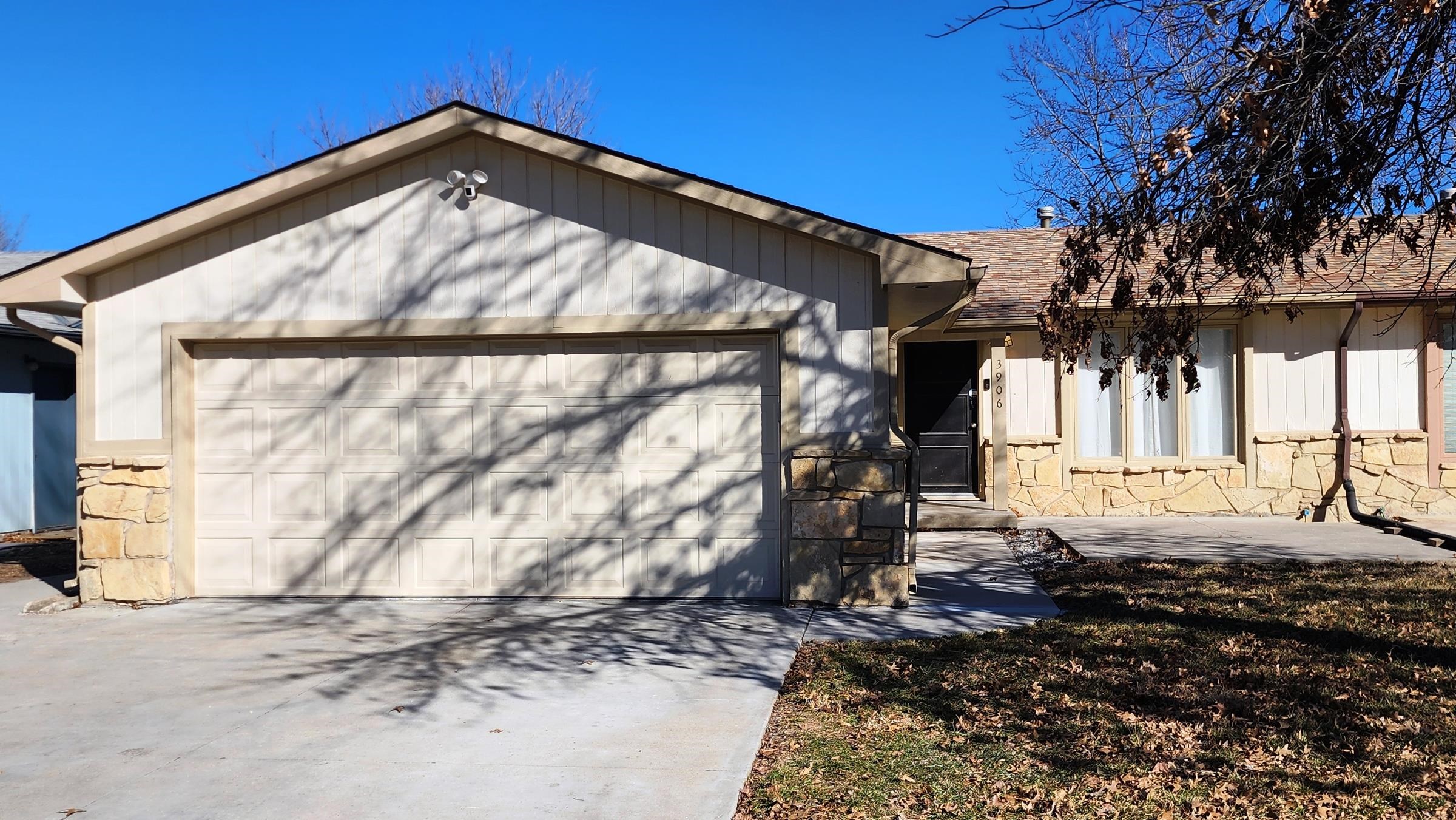 3906 N Garland Property Photo