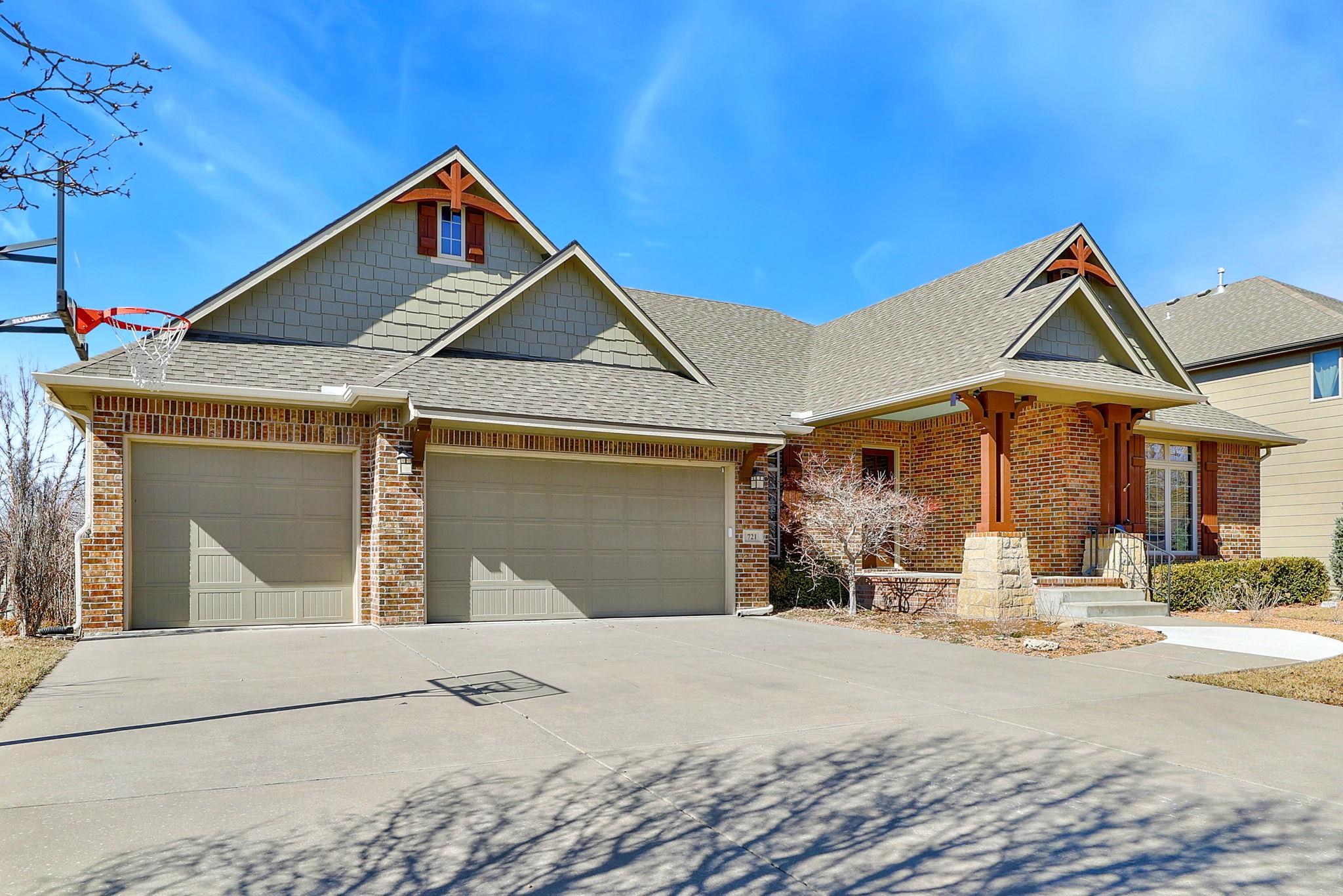 721 N Deerfield Cir Property Photo