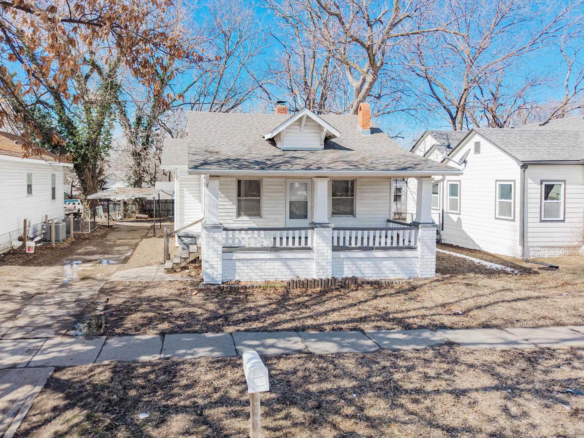 547 N Chautauqua Ave Property Photo