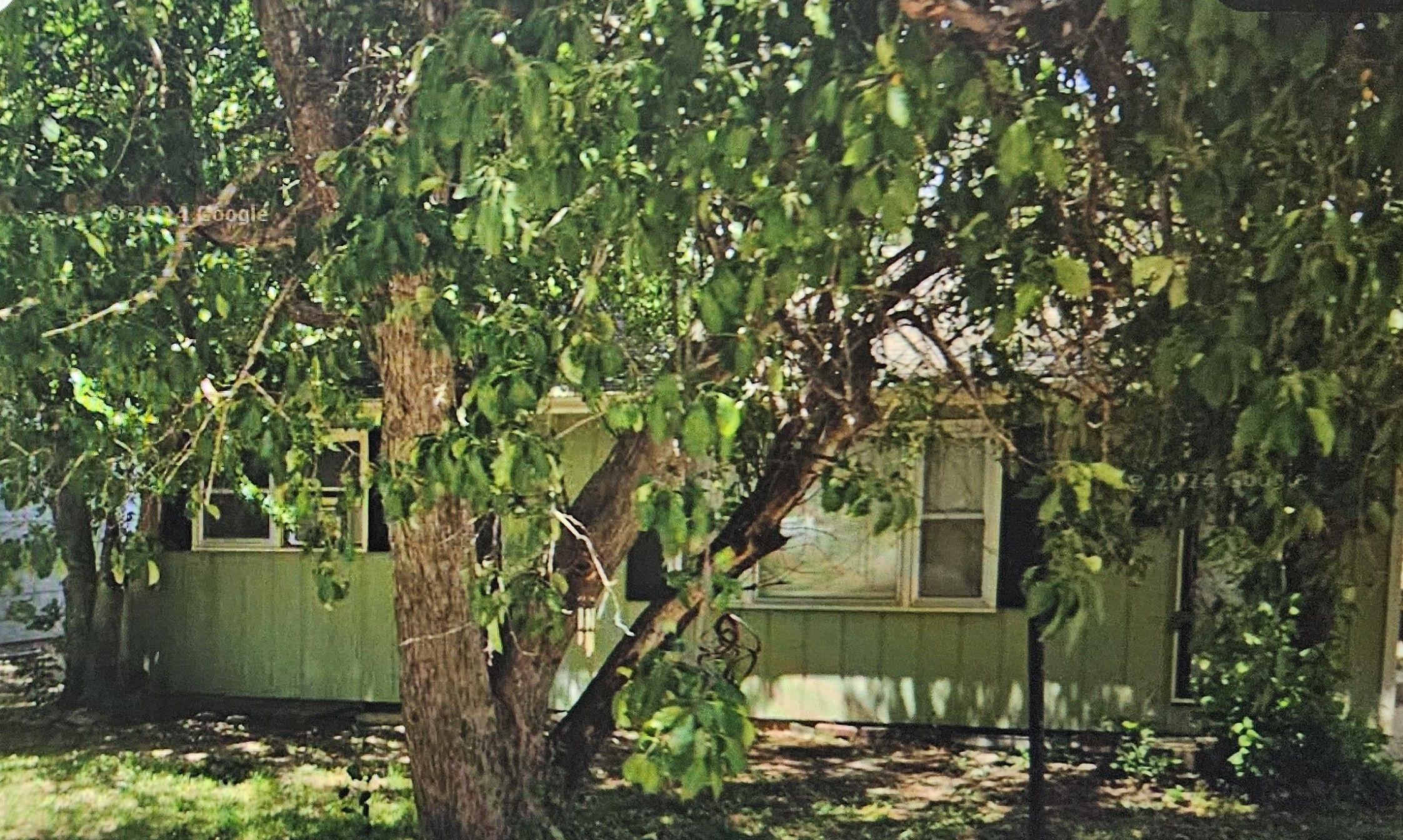 902 Maple Ave Property Photo