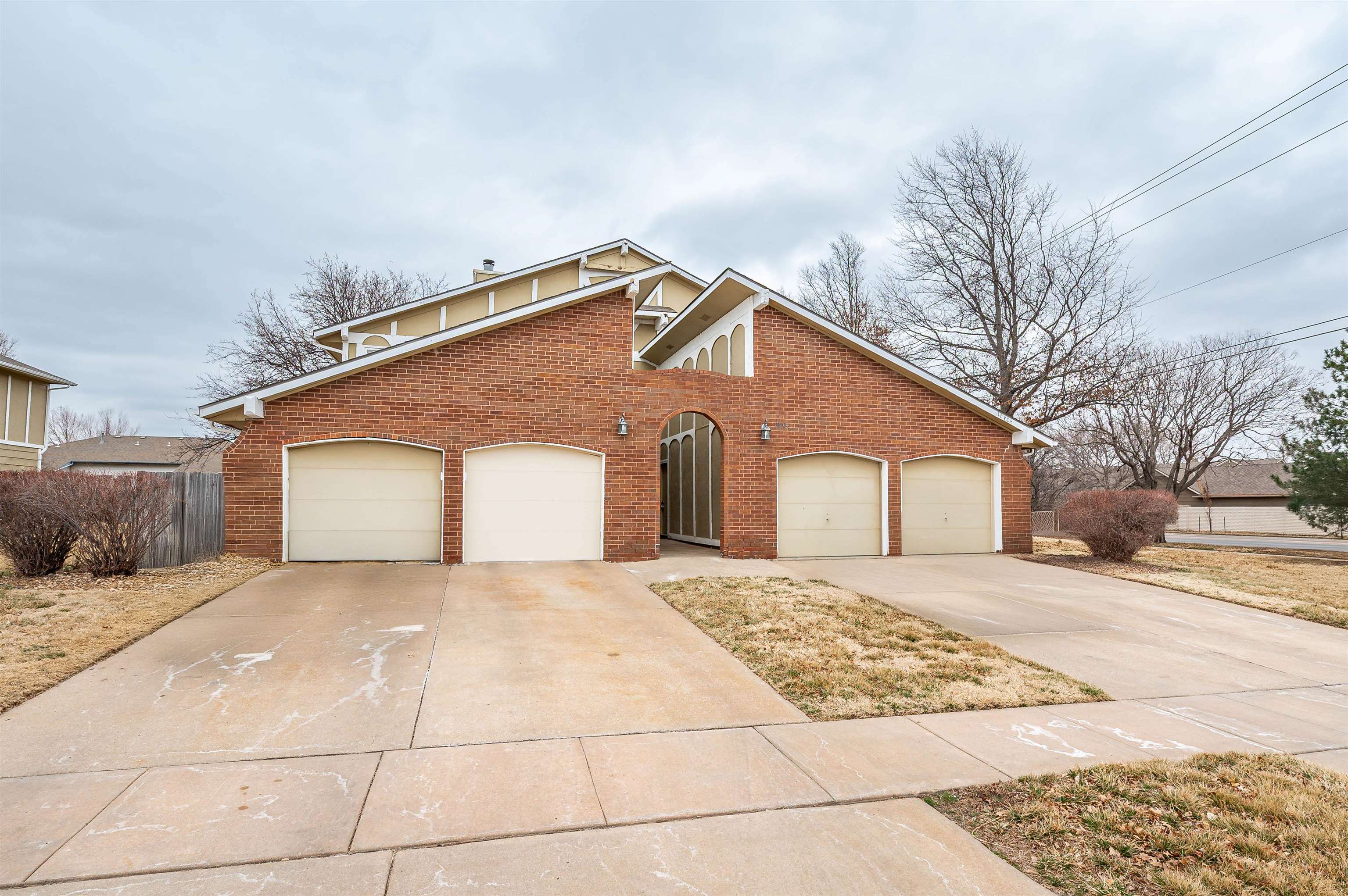 10404 W Texas St Property Photo