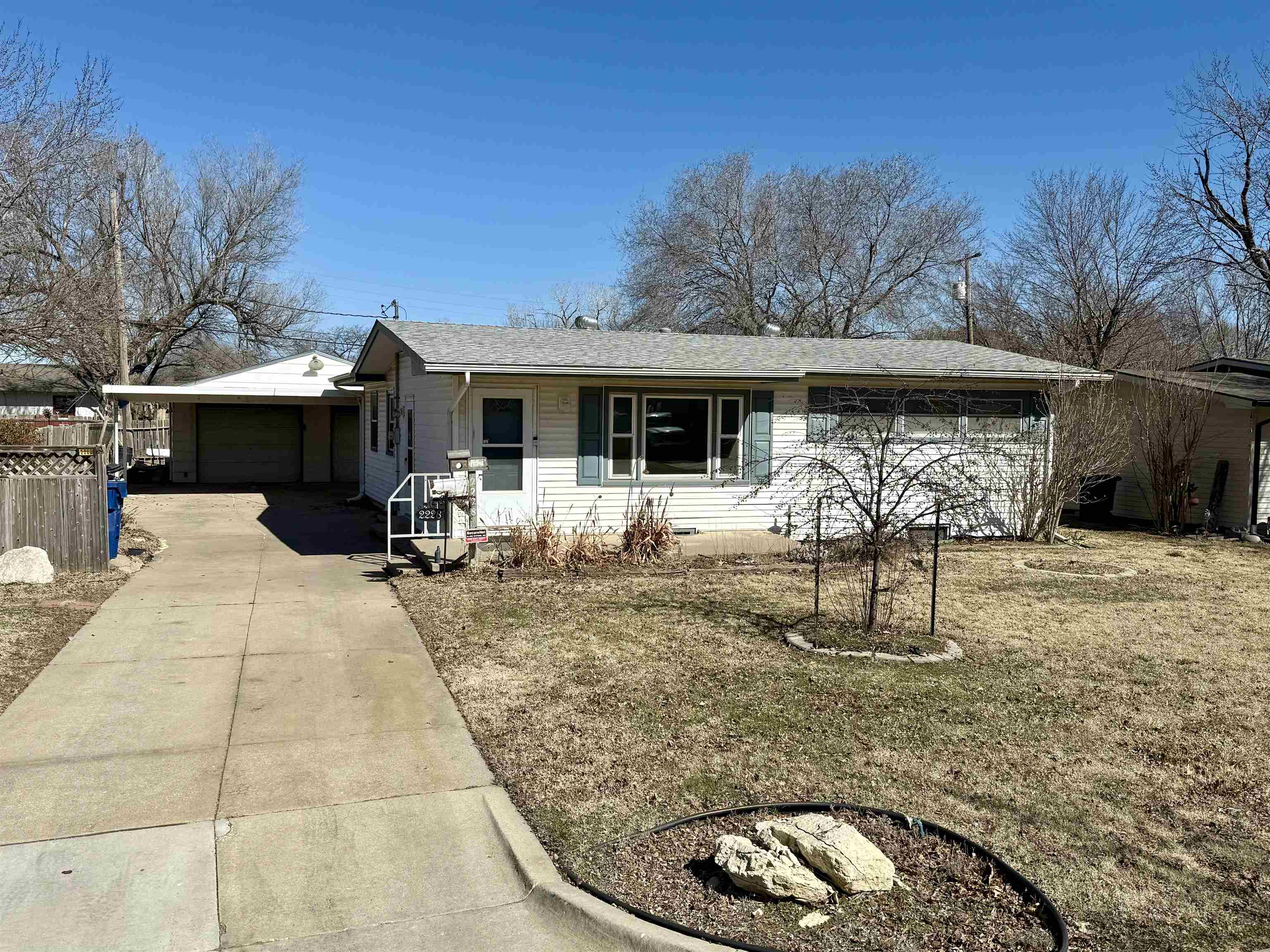 2228 W Hadden St Property Photo