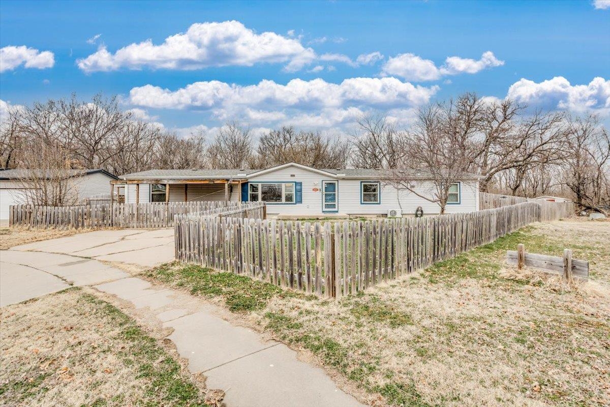 1708 W Lockwood St Property Photo
