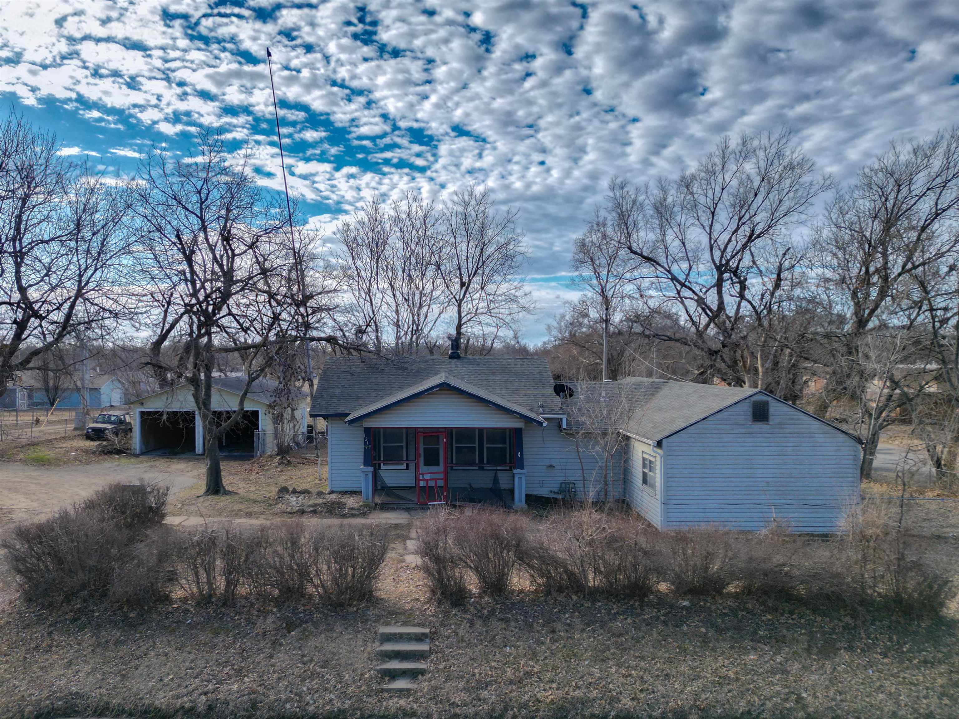1219 W Kansas Ave Property Photo