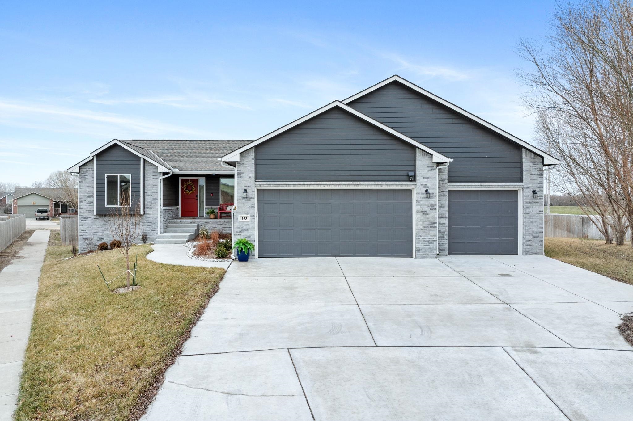 133 Springlake Dr Property Photo