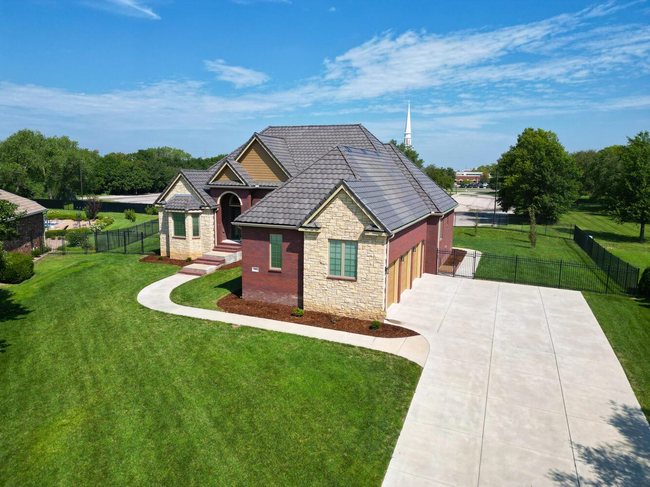 Fox Pointe Real Estate Listings Main Image