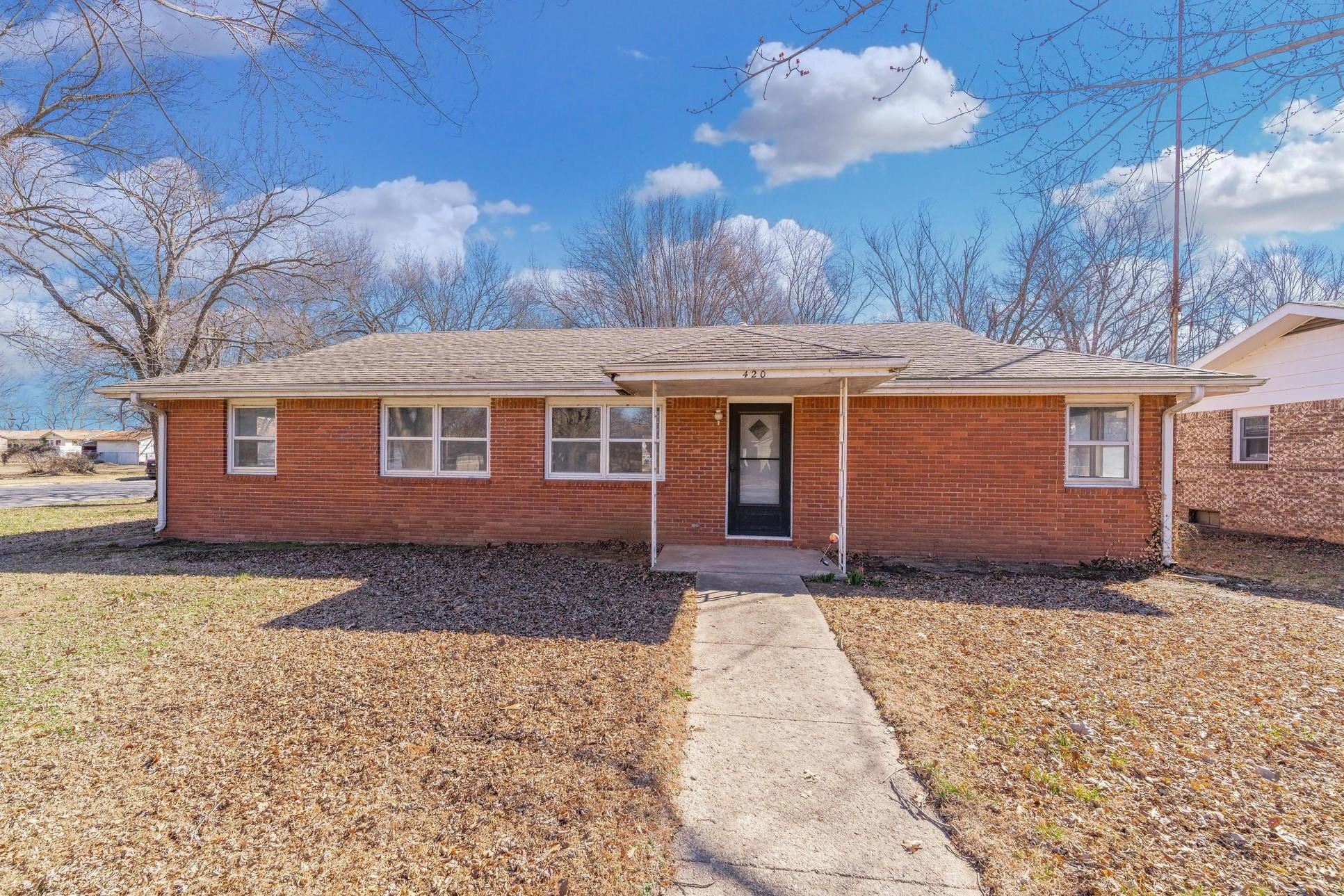 420 N Illinois St Property Photo