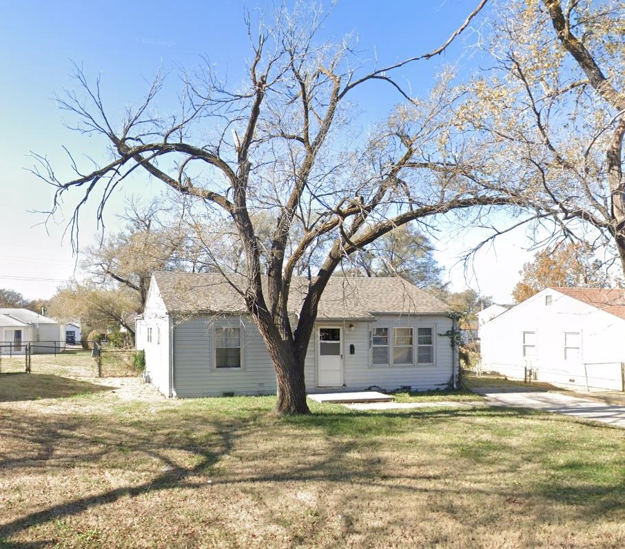 2707 N Volutsia St Property Photo