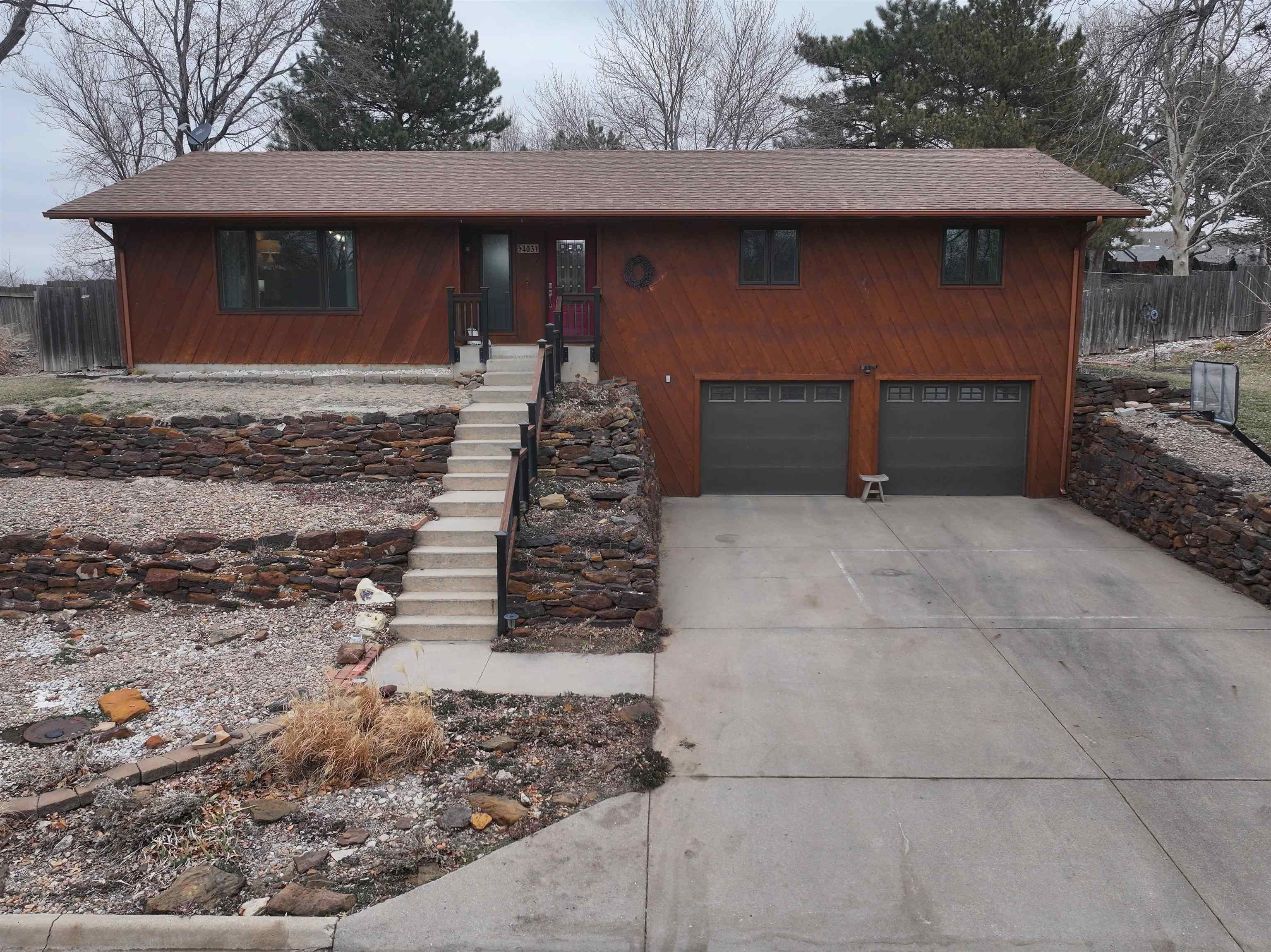 403 Bradley St Property Photo