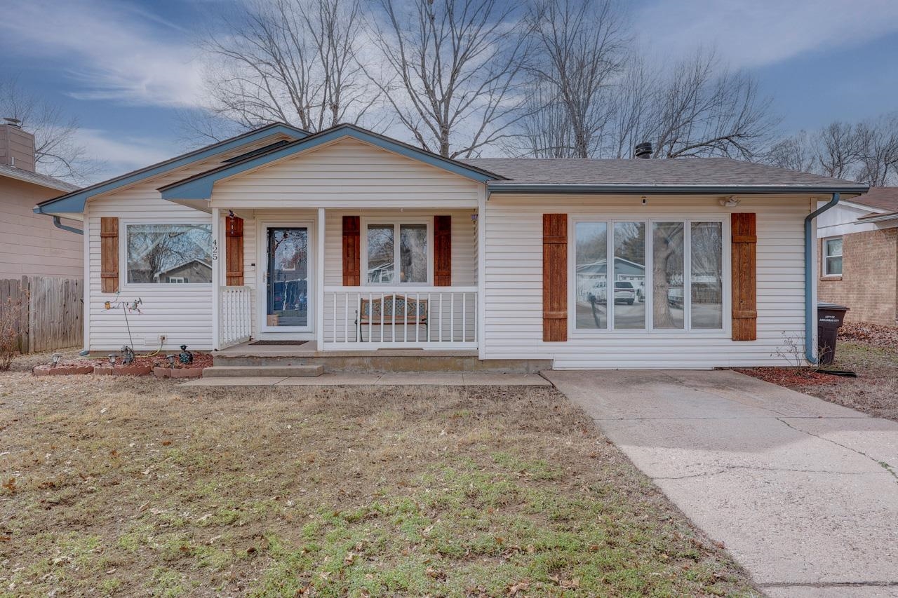 425 Overhill Rd Property Photo